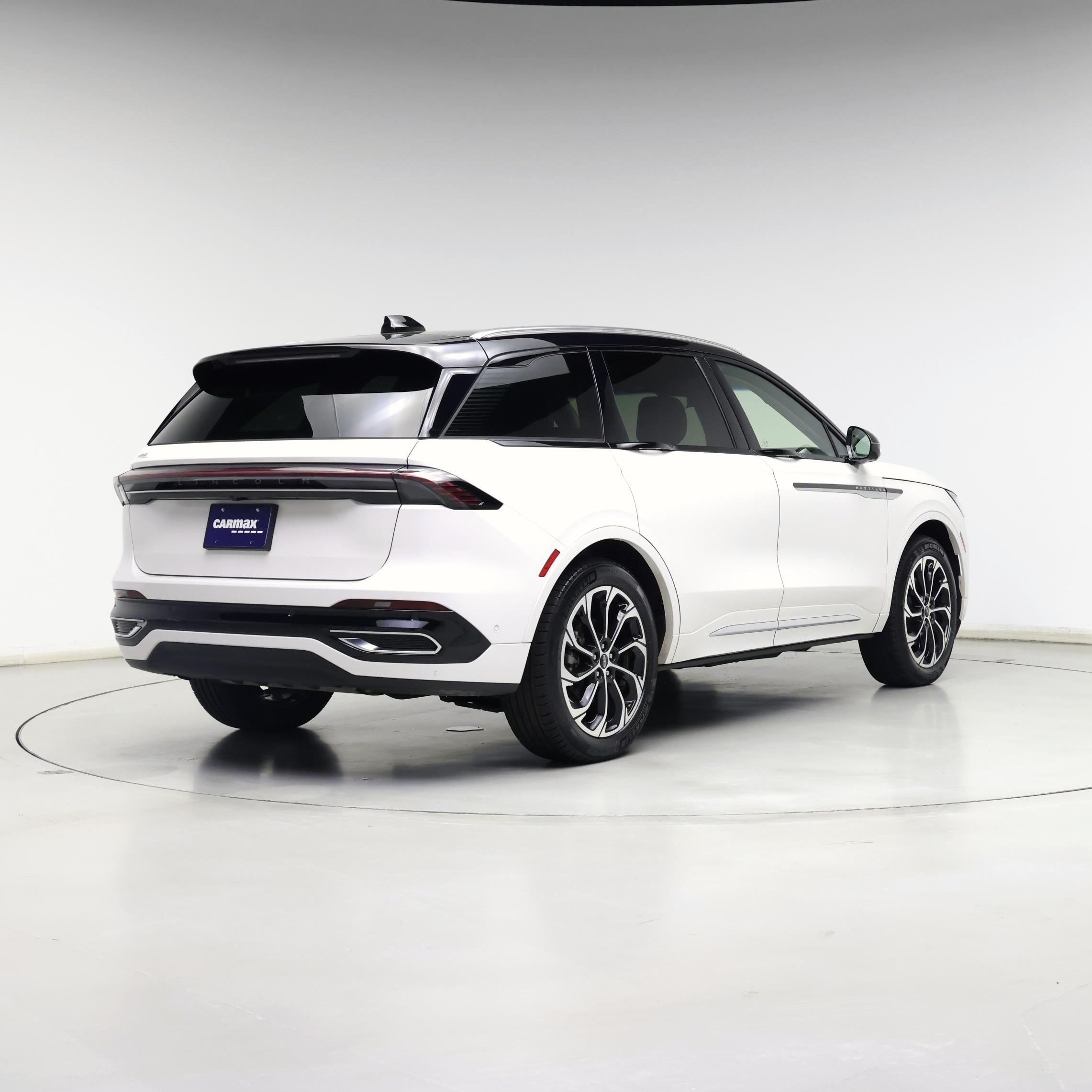 Thumbnail: 2024 Lincoln Nautilus - 8