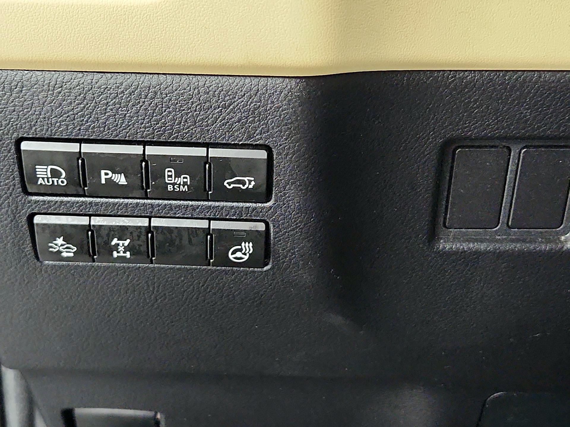 Thumbnail: 2016 Lexus NX - 13
