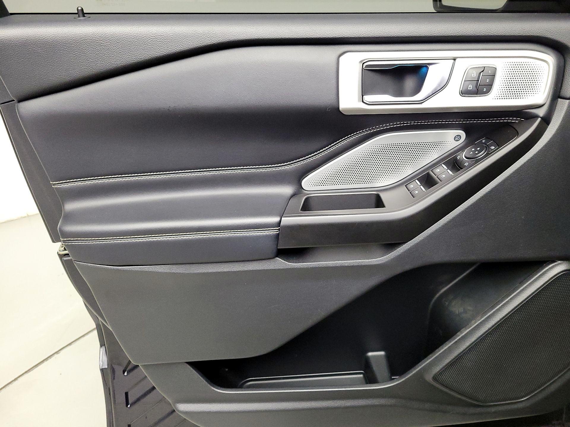 Thumbnail: 2020 Ford Explorer - 12
