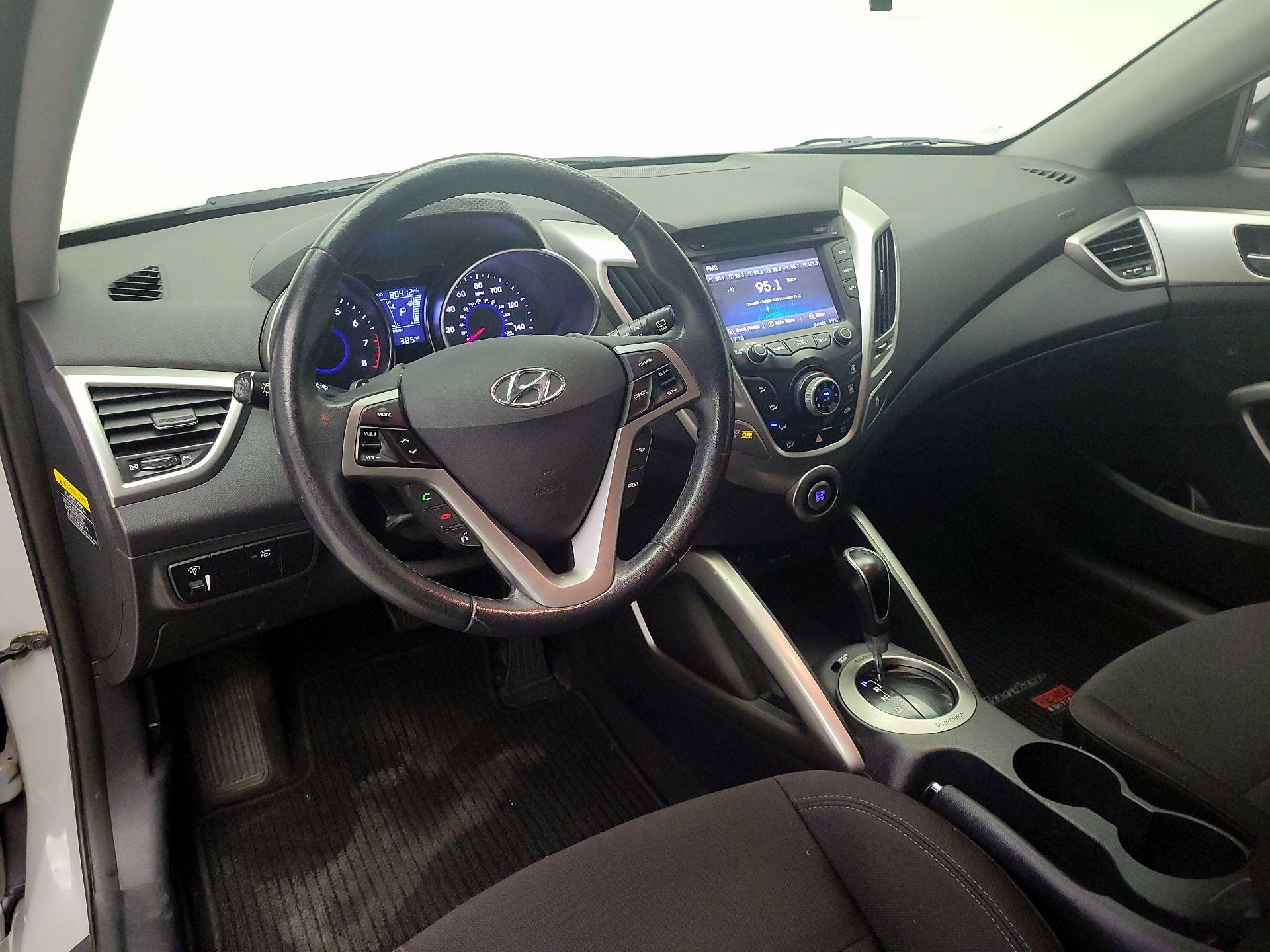 Thumbnail: 2013 Hyundai Veloster - 9