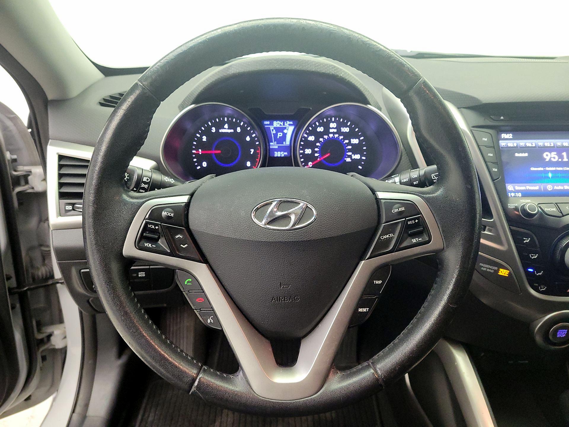 Thumbnail: 2013 Hyundai Veloster - 10