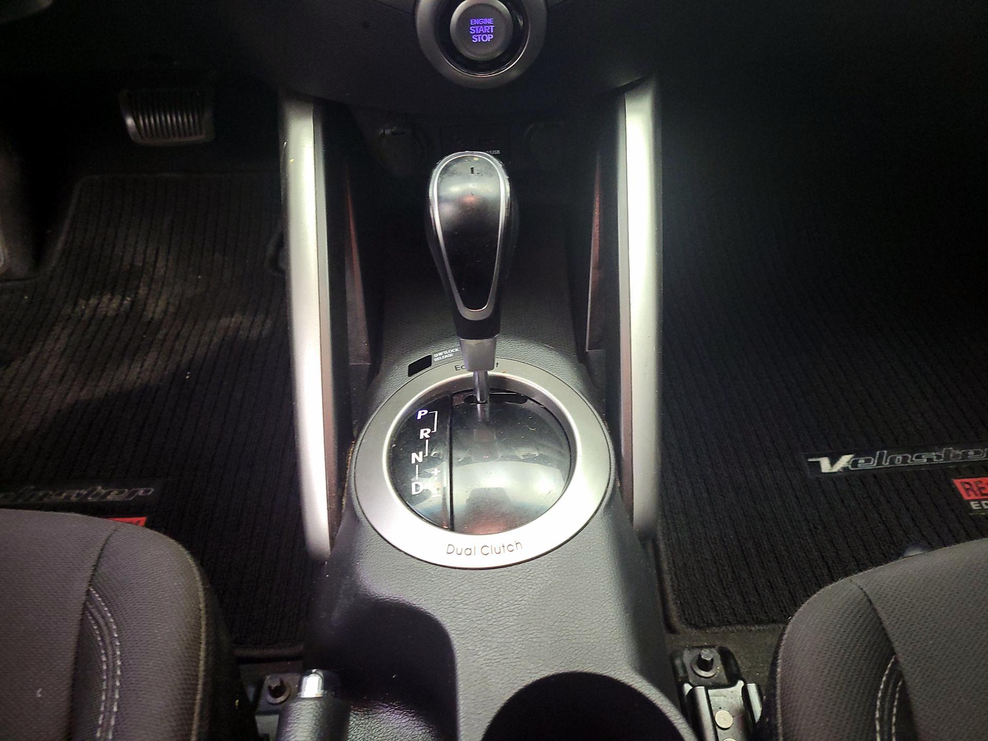 Thumbnail: 2013 Hyundai Veloster - 16