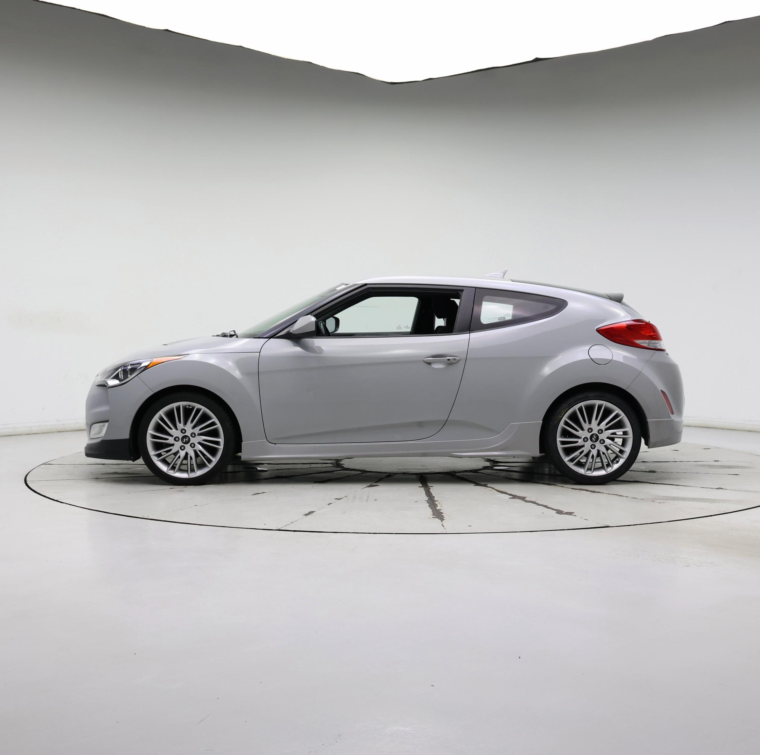 Thumbnail: 2013 Hyundai Veloster - 3