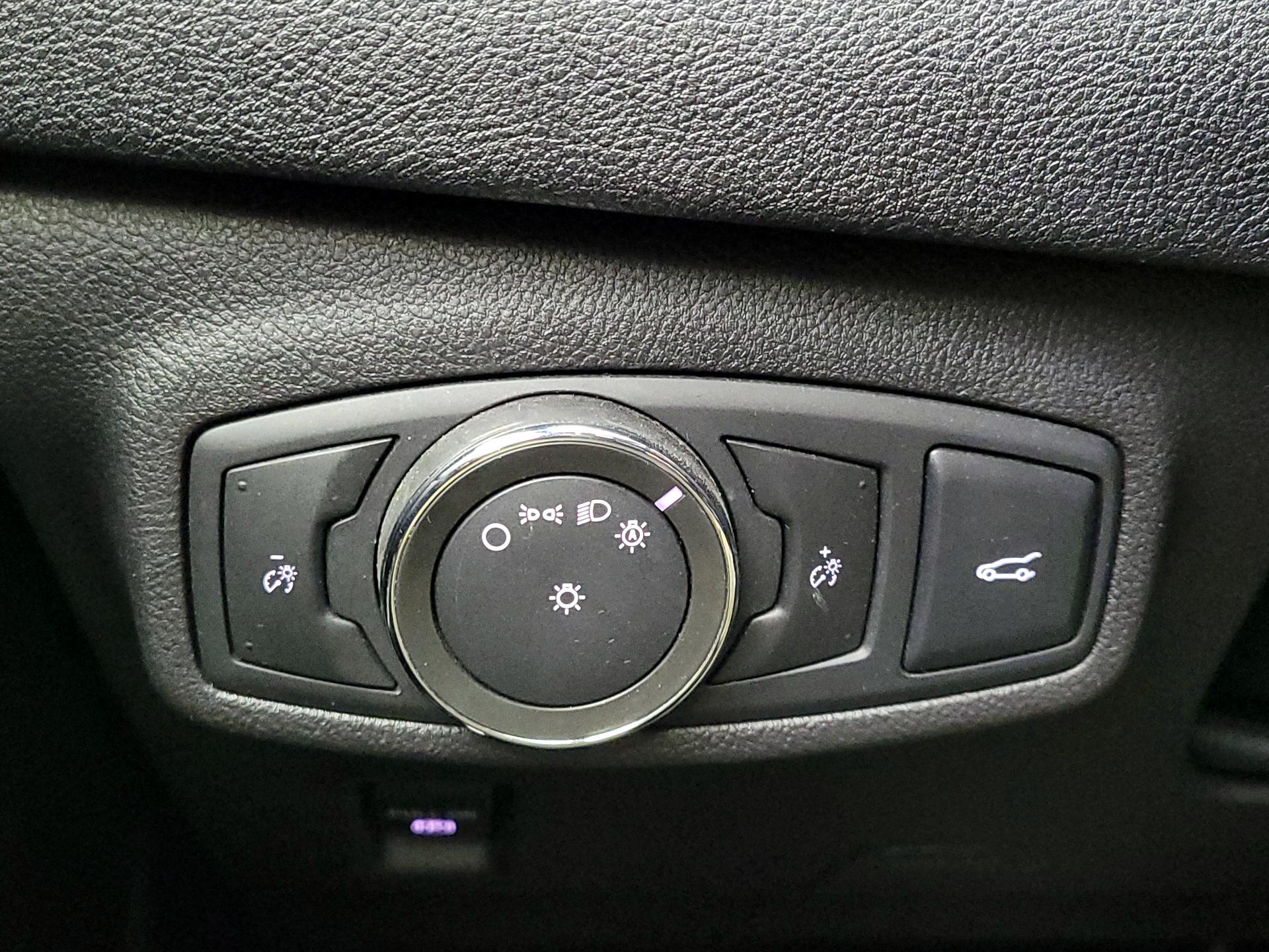Thumbnail: 2017 Lincoln MKC - 13