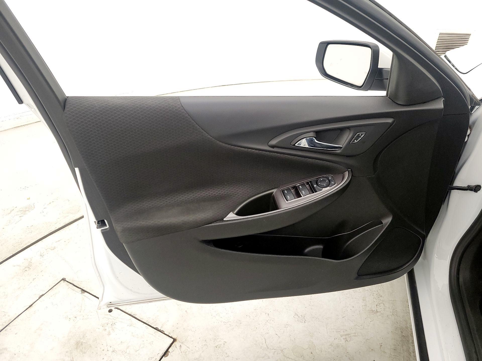 Thumbnail: 2022 Chevrolet Malibu - 12