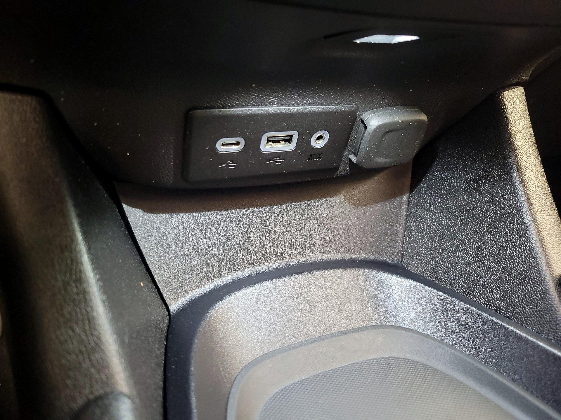 Thumbnail: 2022 Chevrolet Malibu - 18