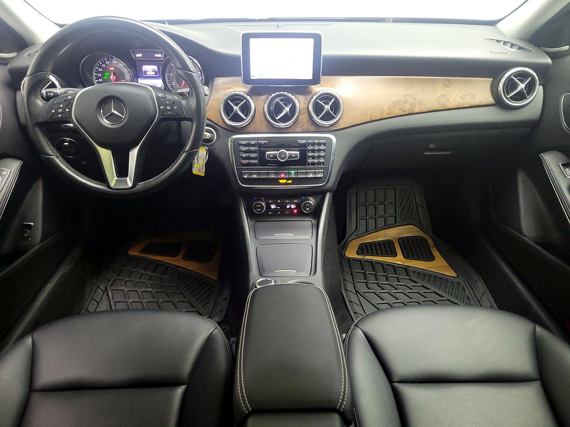 Thumbnail: 2015 Mercedes-Benz GLA - 9