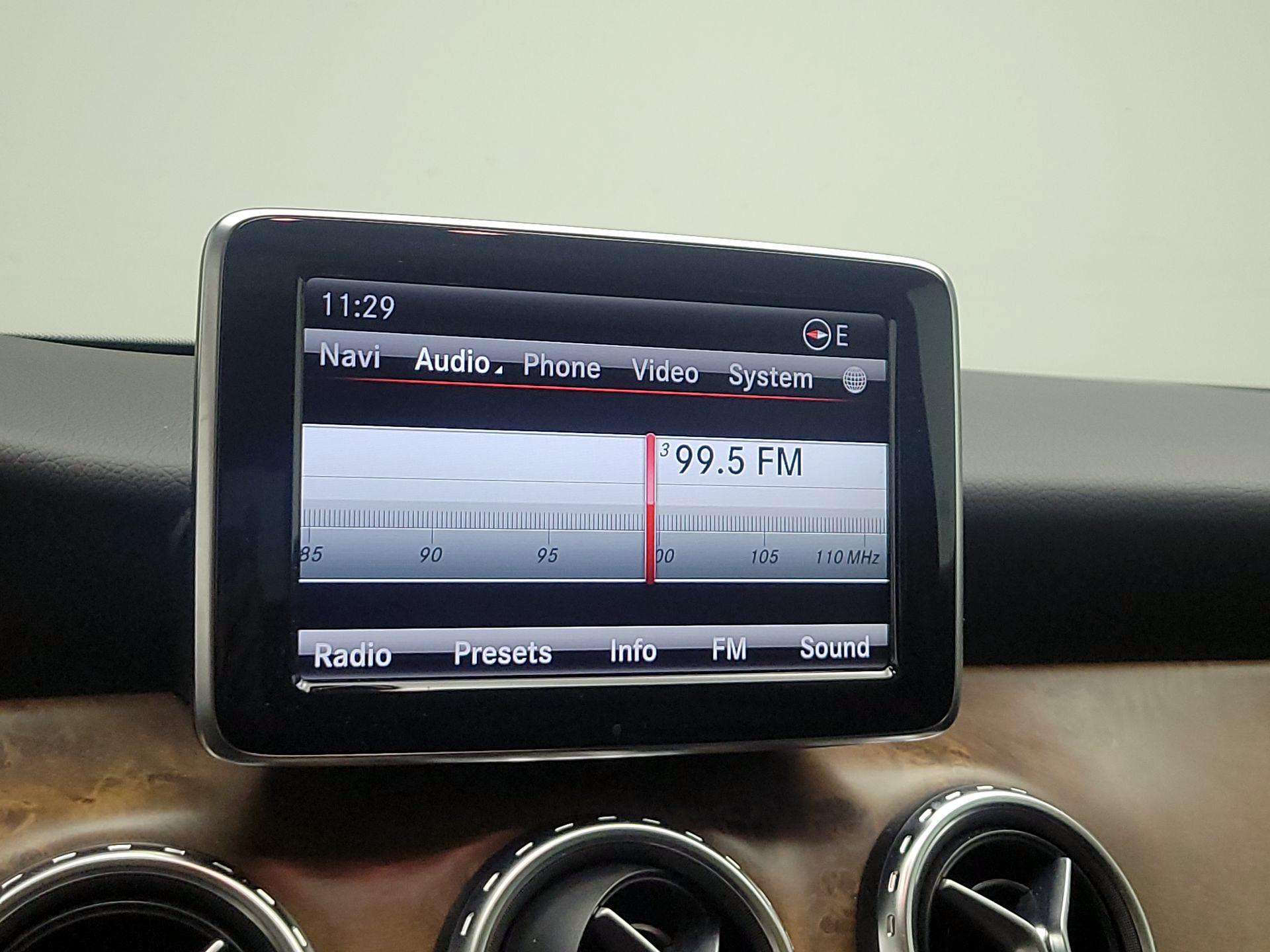 Thumbnail: 2015 Mercedes-Benz GLA - 16