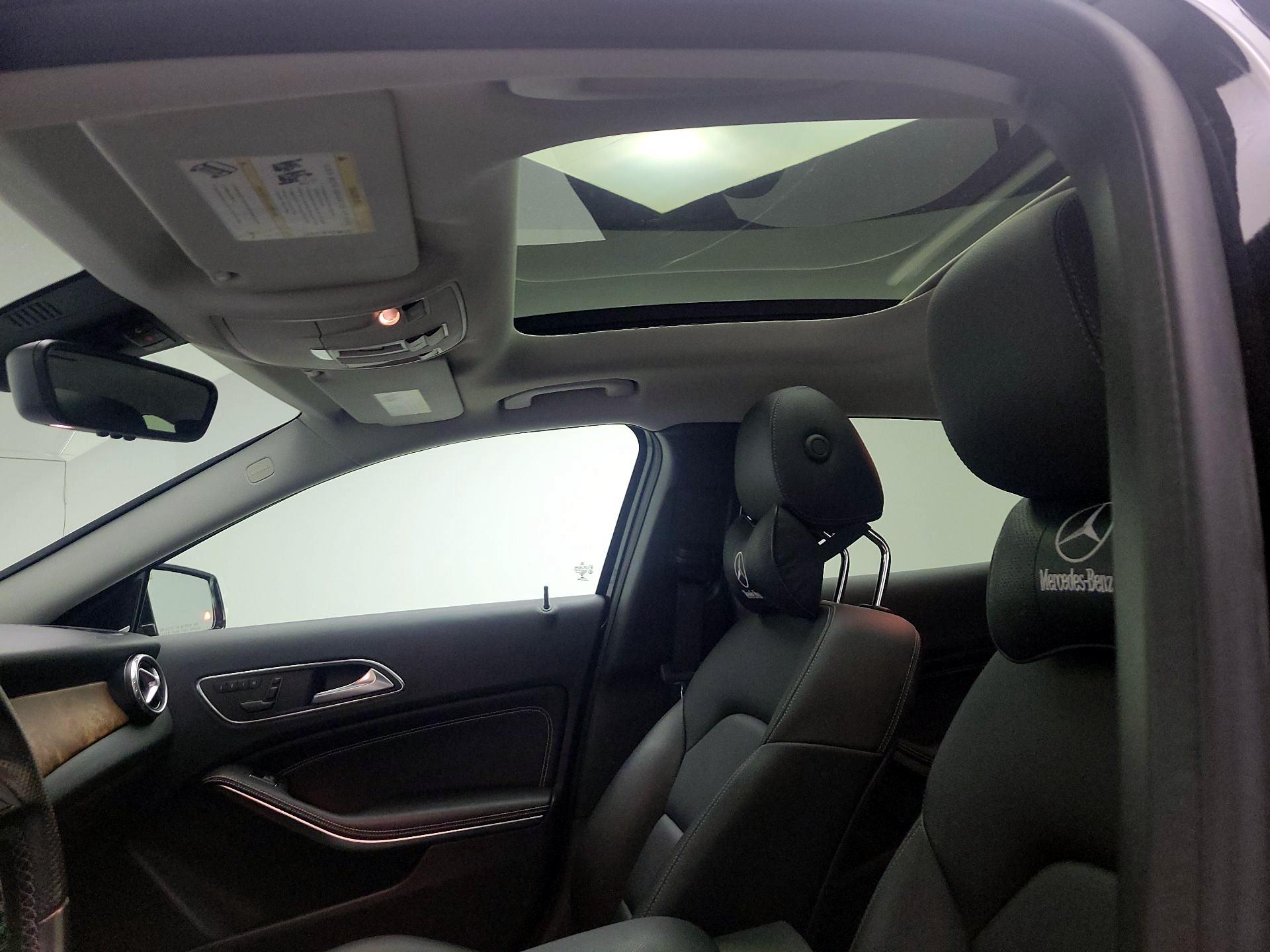 Thumbnail: 2015 Mercedes-Benz GLA - 20