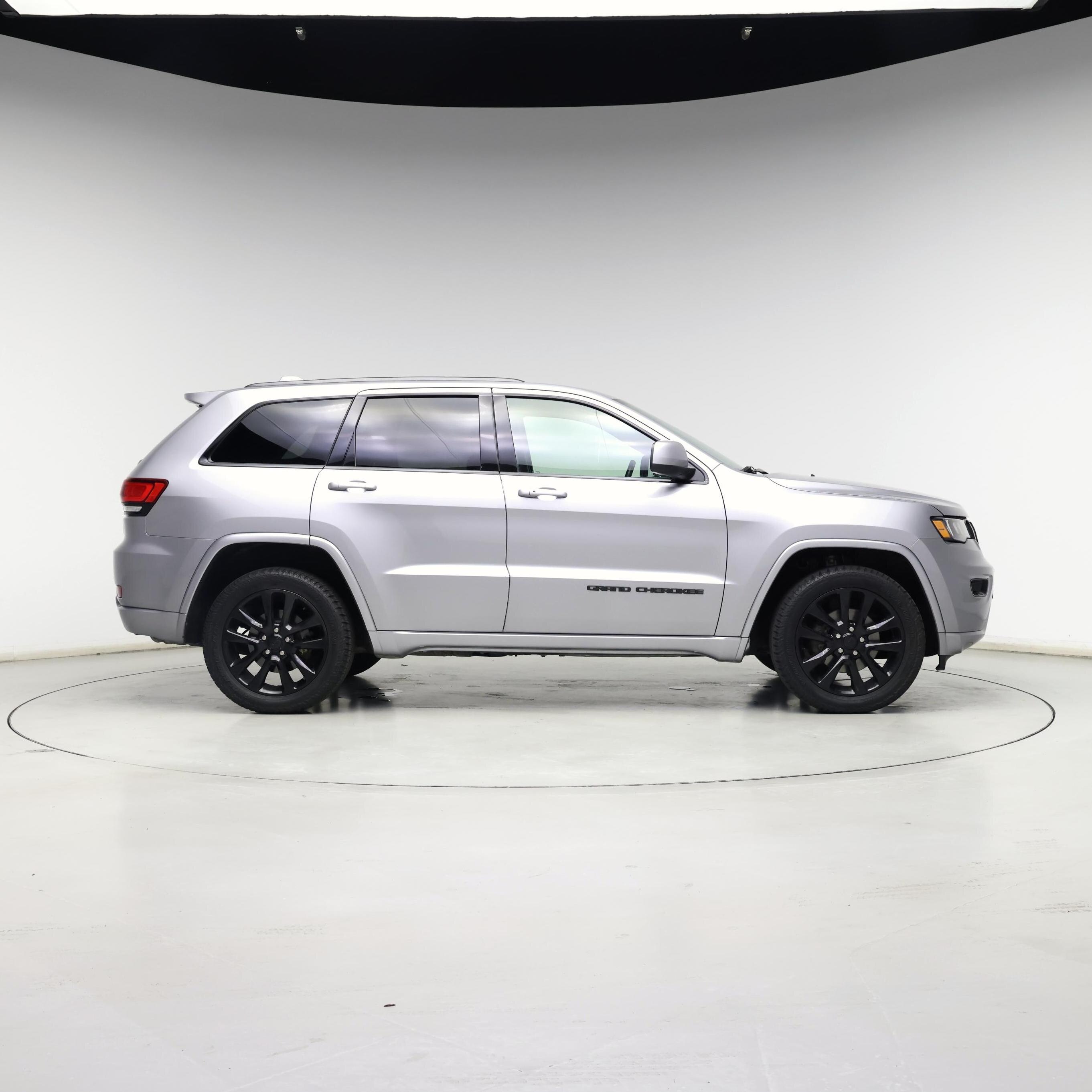 Thumbnail: 2017 Jeep Grand Cherokee - 7
