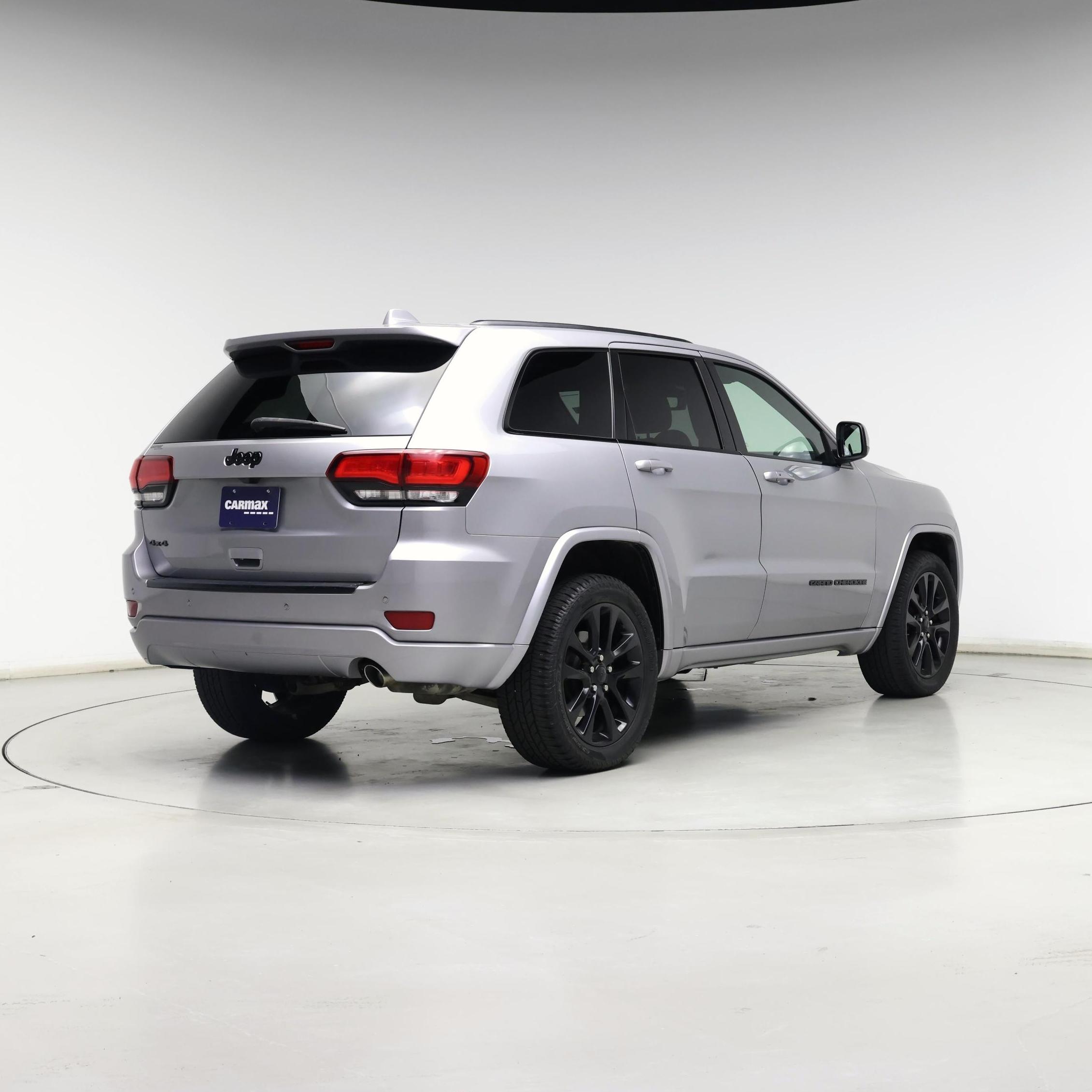 Thumbnail: 2017 Jeep Grand Cherokee - 8