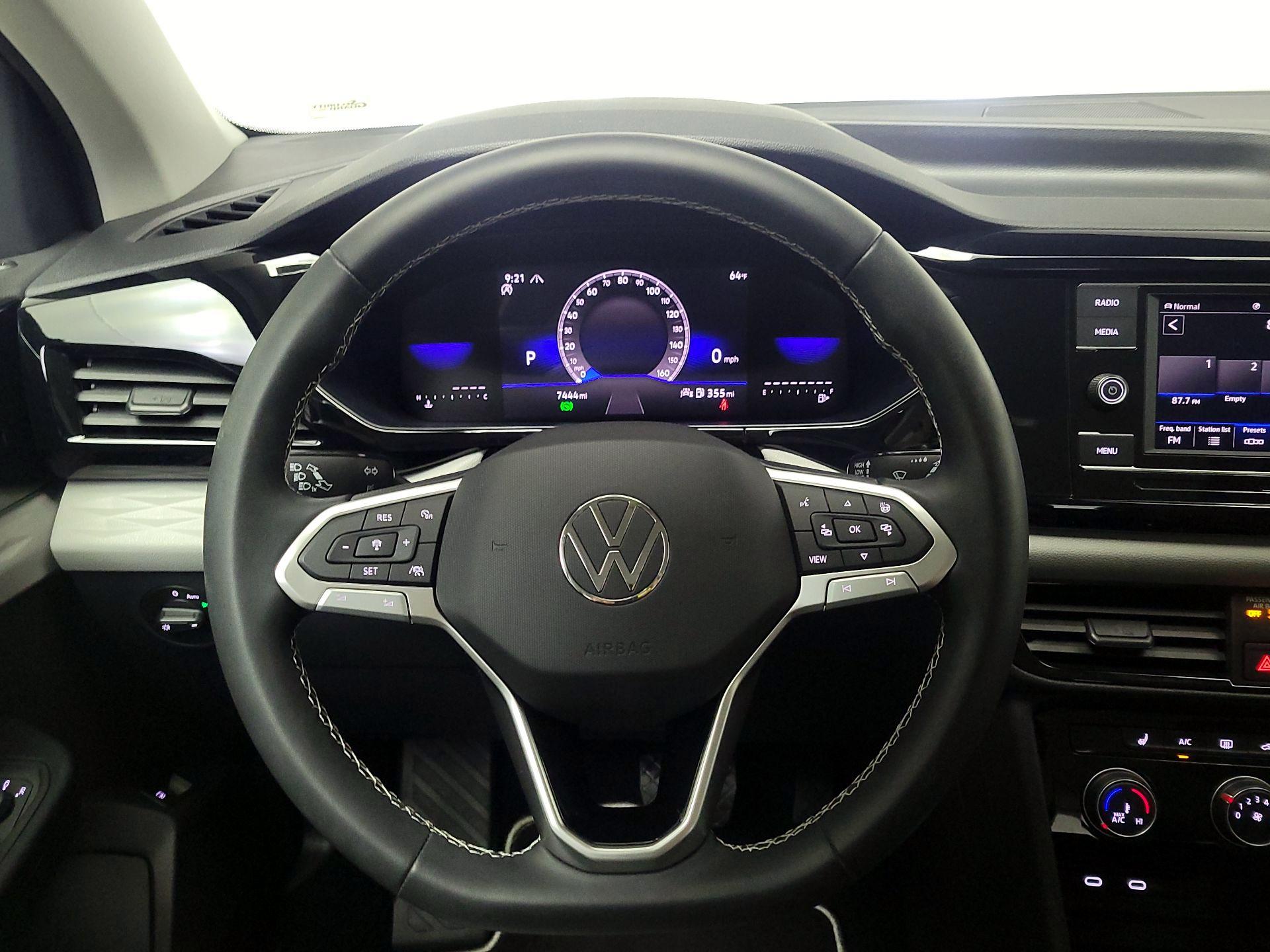 Thumbnail: 2023 Volkswagen Taos - 10