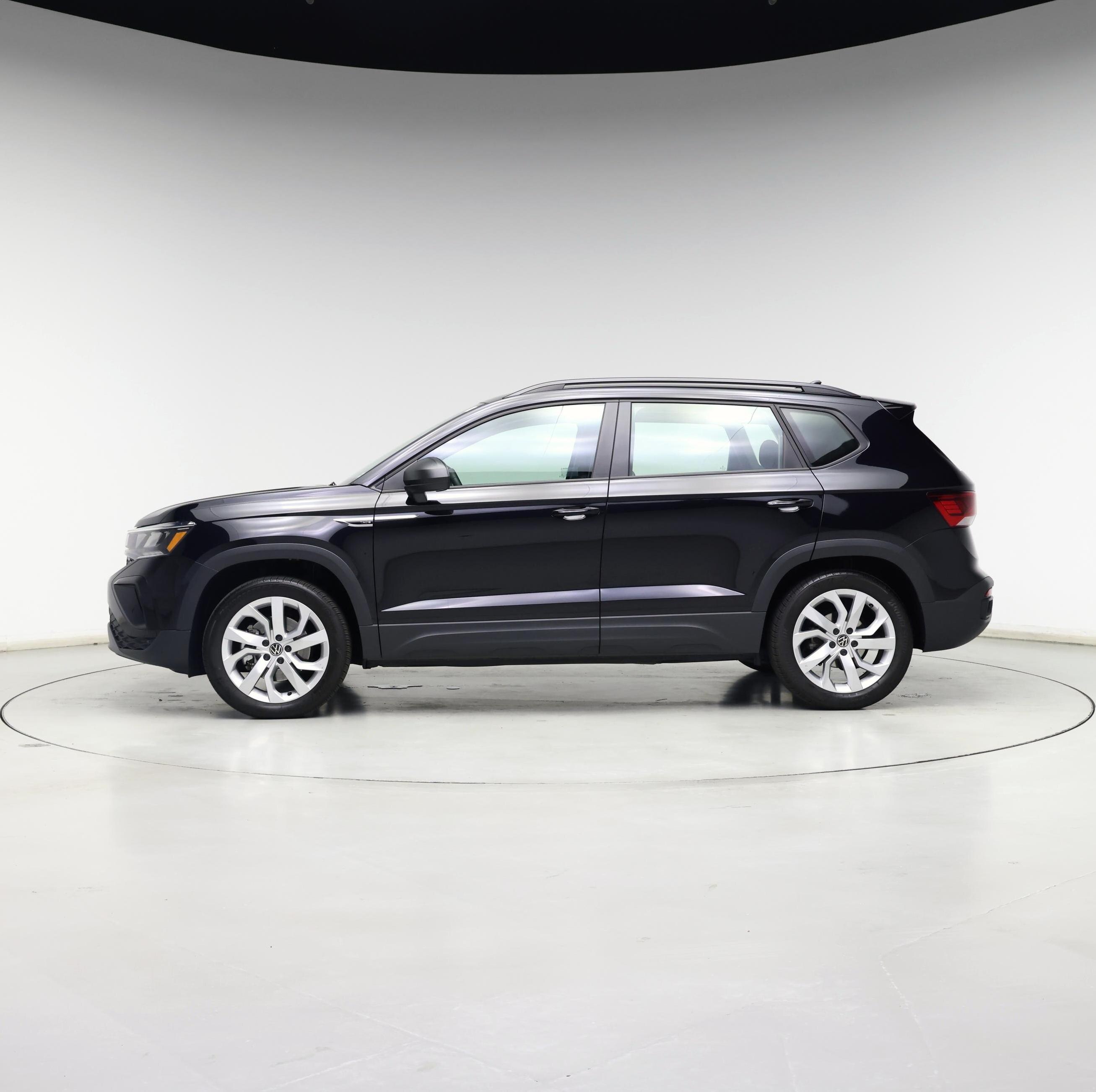 Thumbnail: 2023 Volkswagen Taos - 3