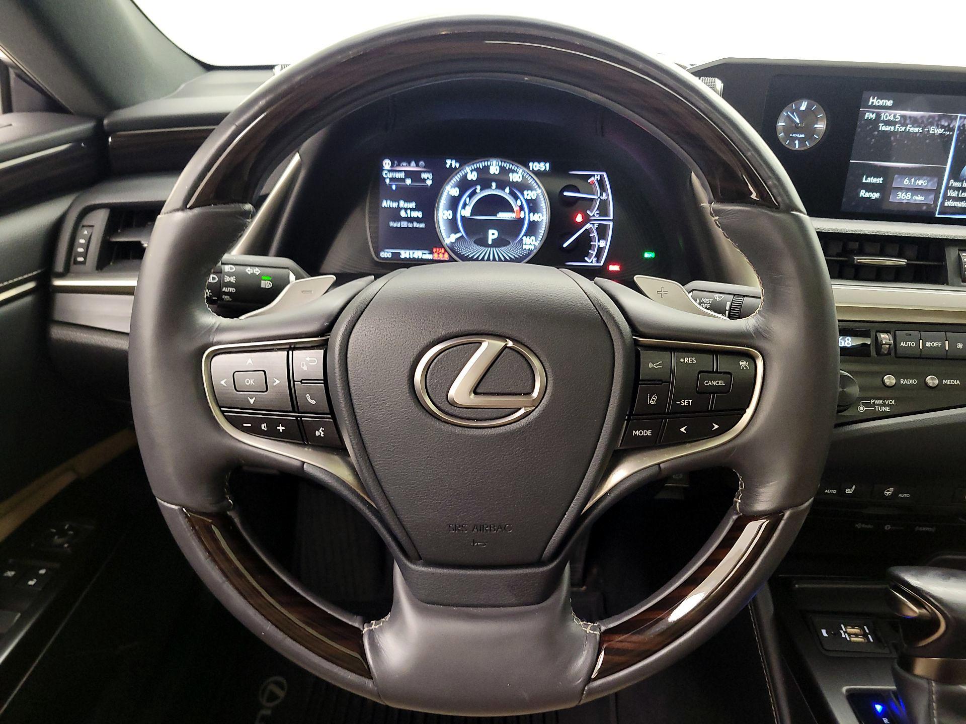 Thumbnail: 2019 Lexus ES - 10