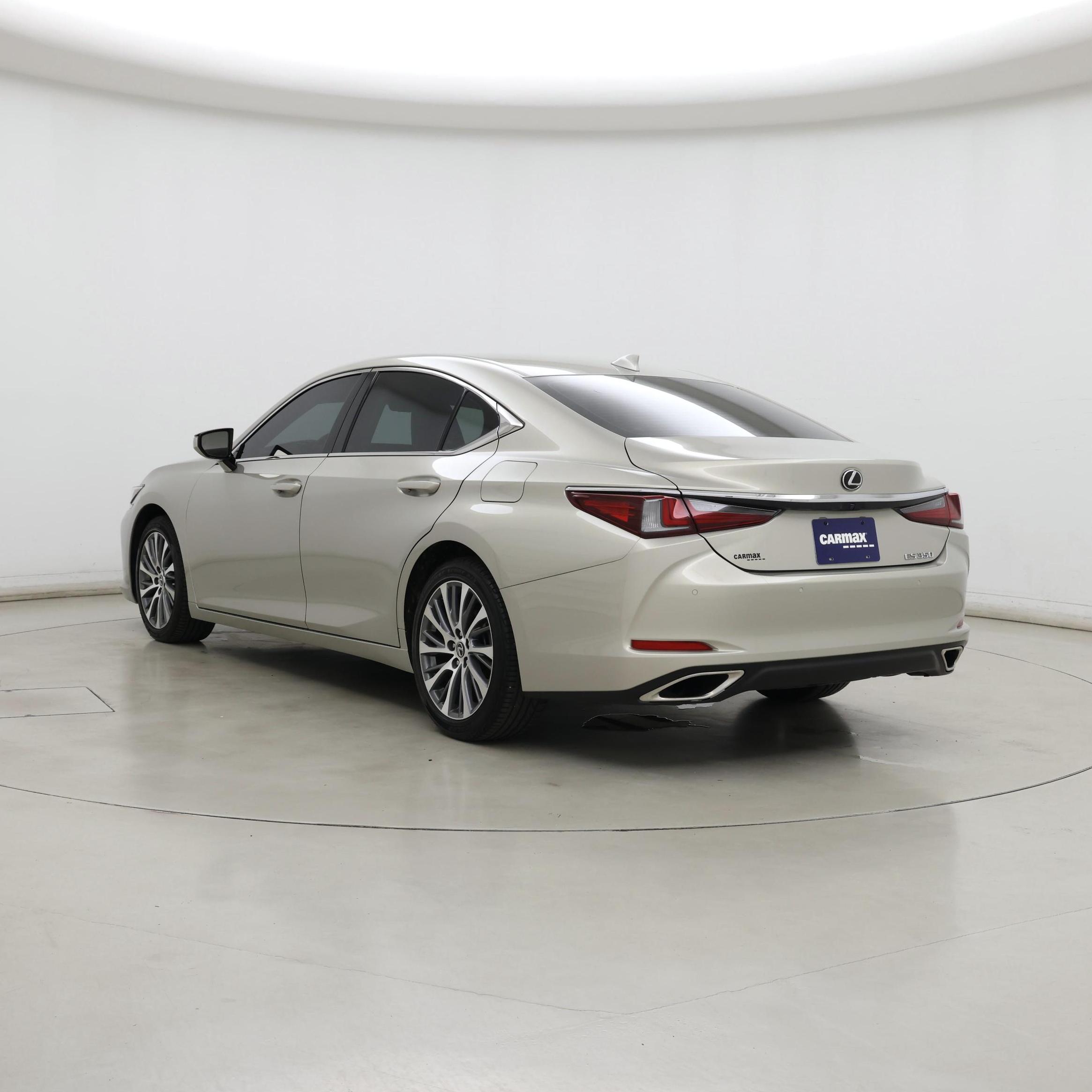 Thumbnail: 2019 Lexus ES - 2