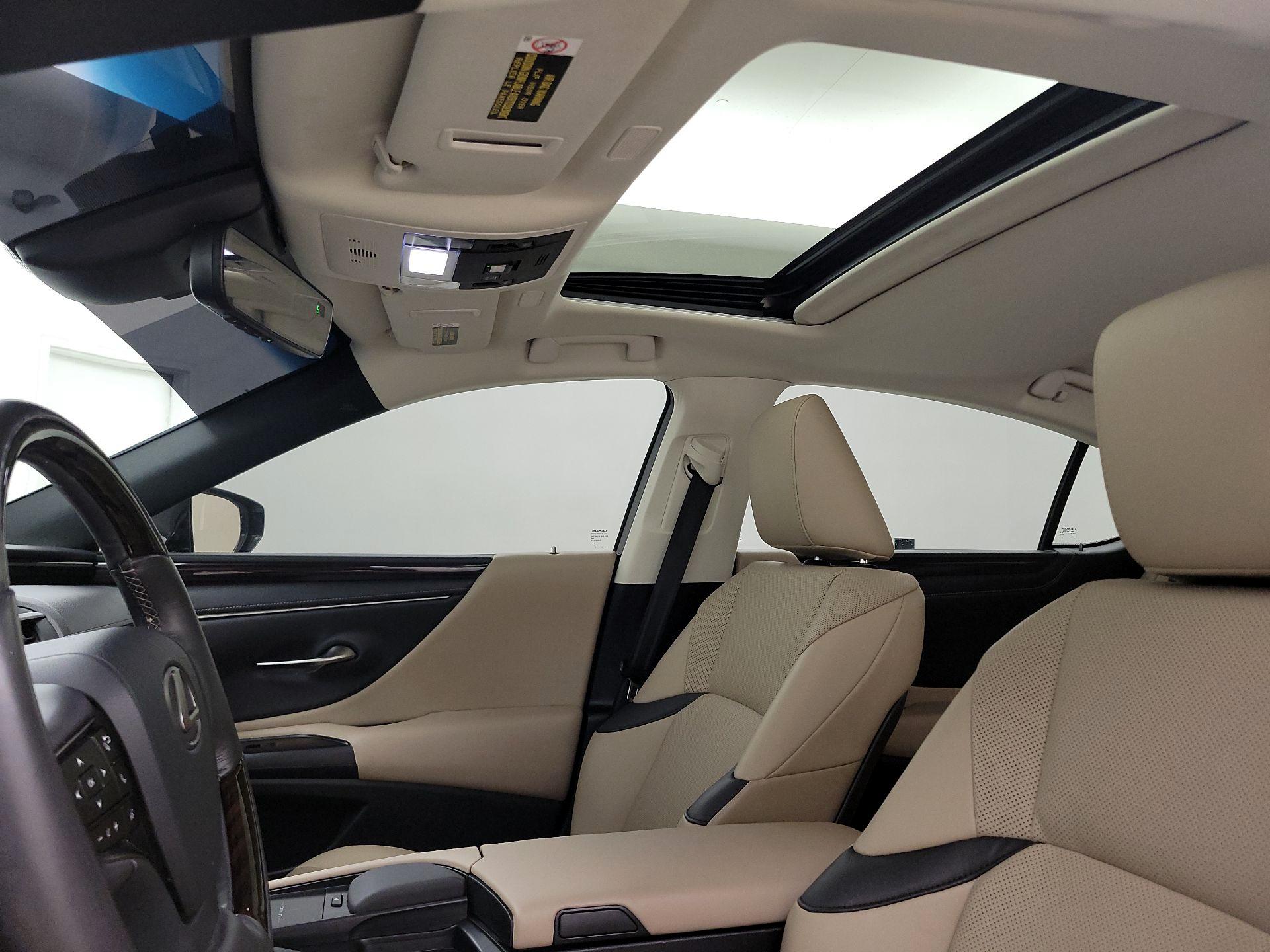 Thumbnail: 2019 Lexus ES - 19