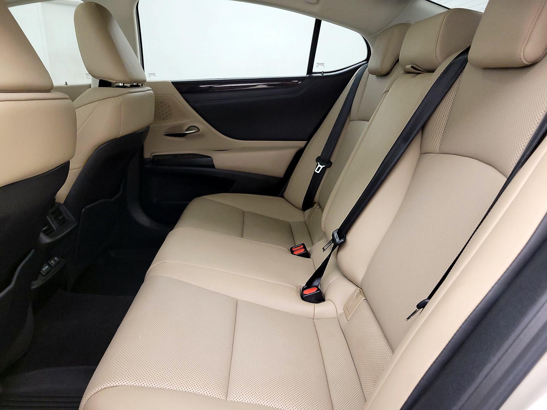 Thumbnail: 2019 Lexus ES - 20