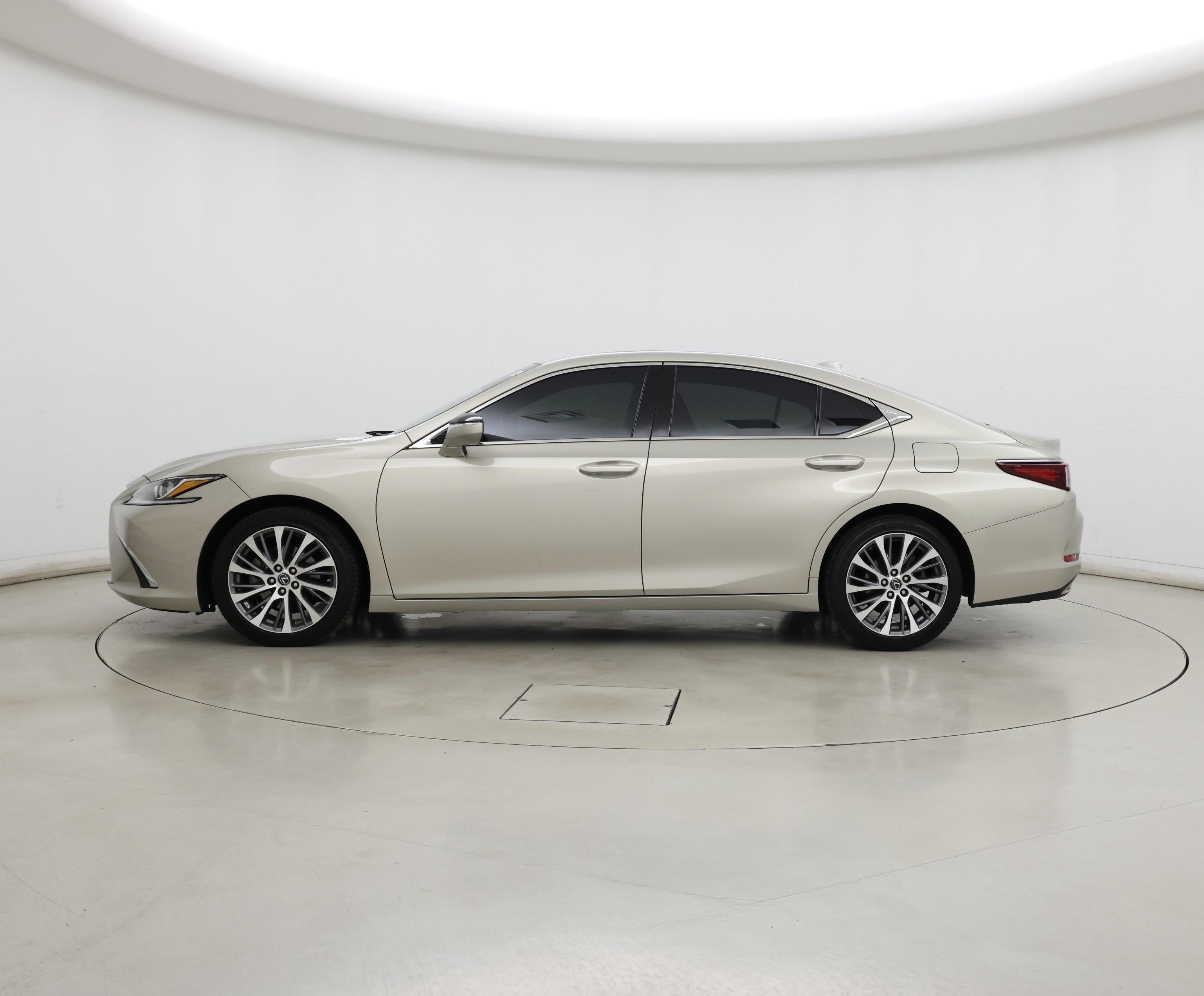 Thumbnail: 2019 Lexus ES - 3