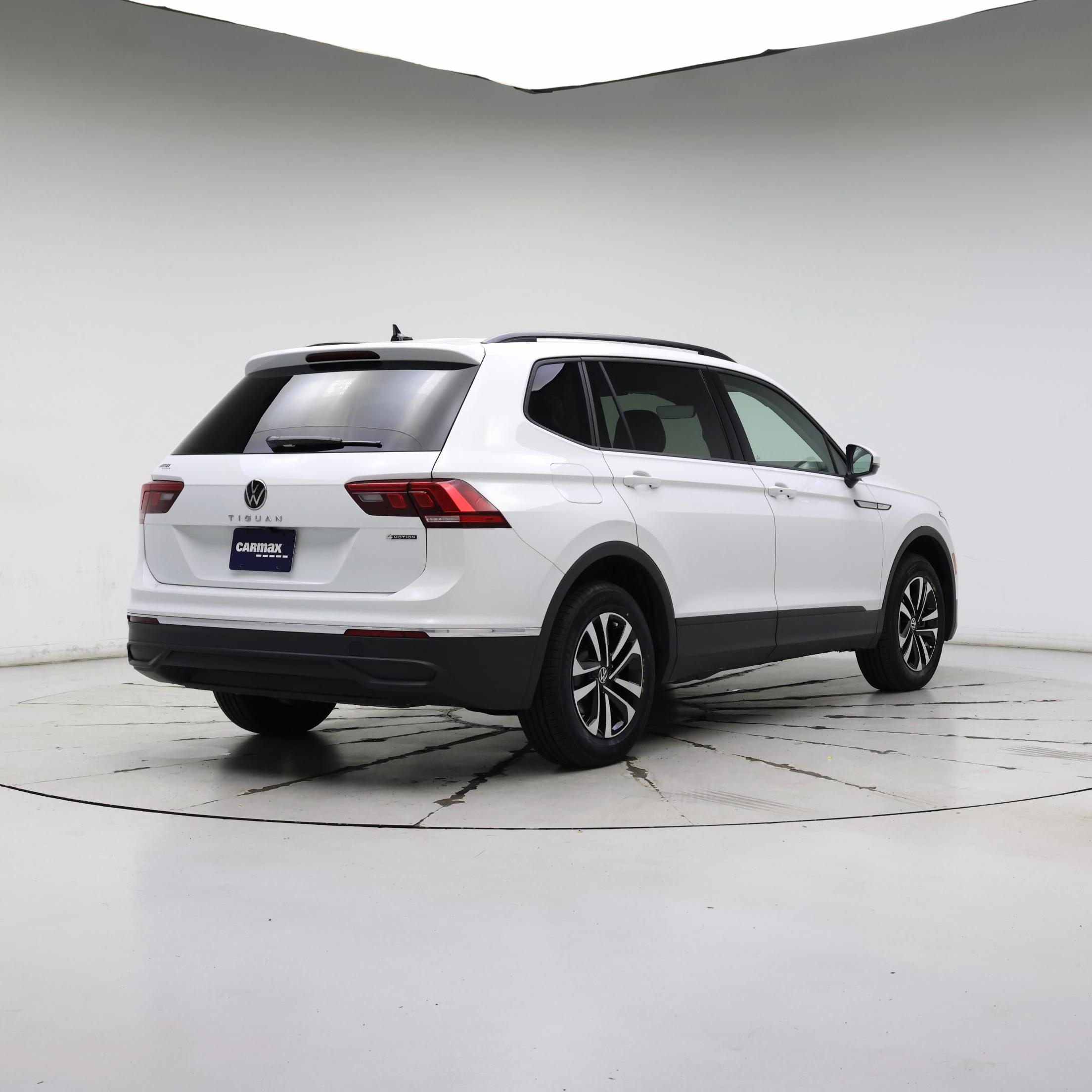 Thumbnail: 2024 Volkswagen Tiguan - 8