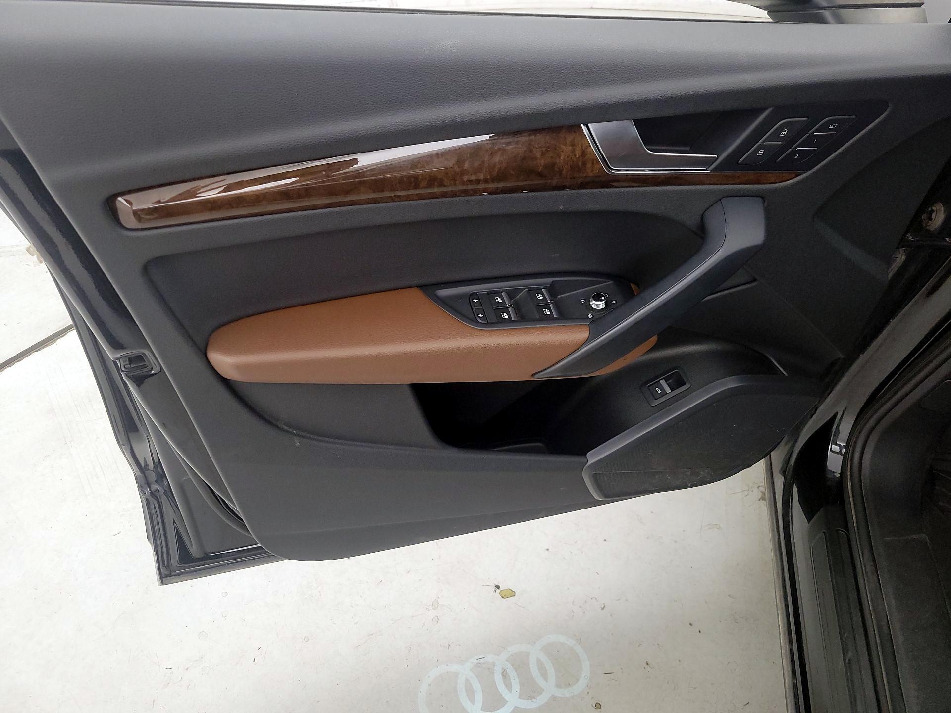 Thumbnail: 2020 Audi Q5 - 12