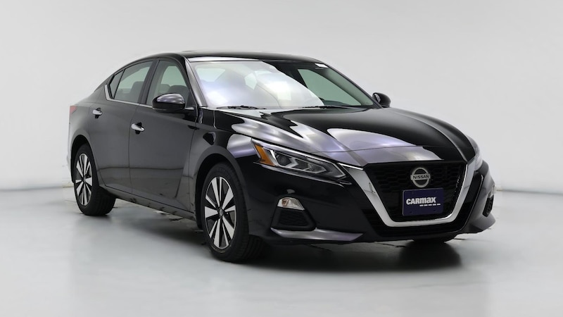 2022 Nissan Altima SV Hero Image