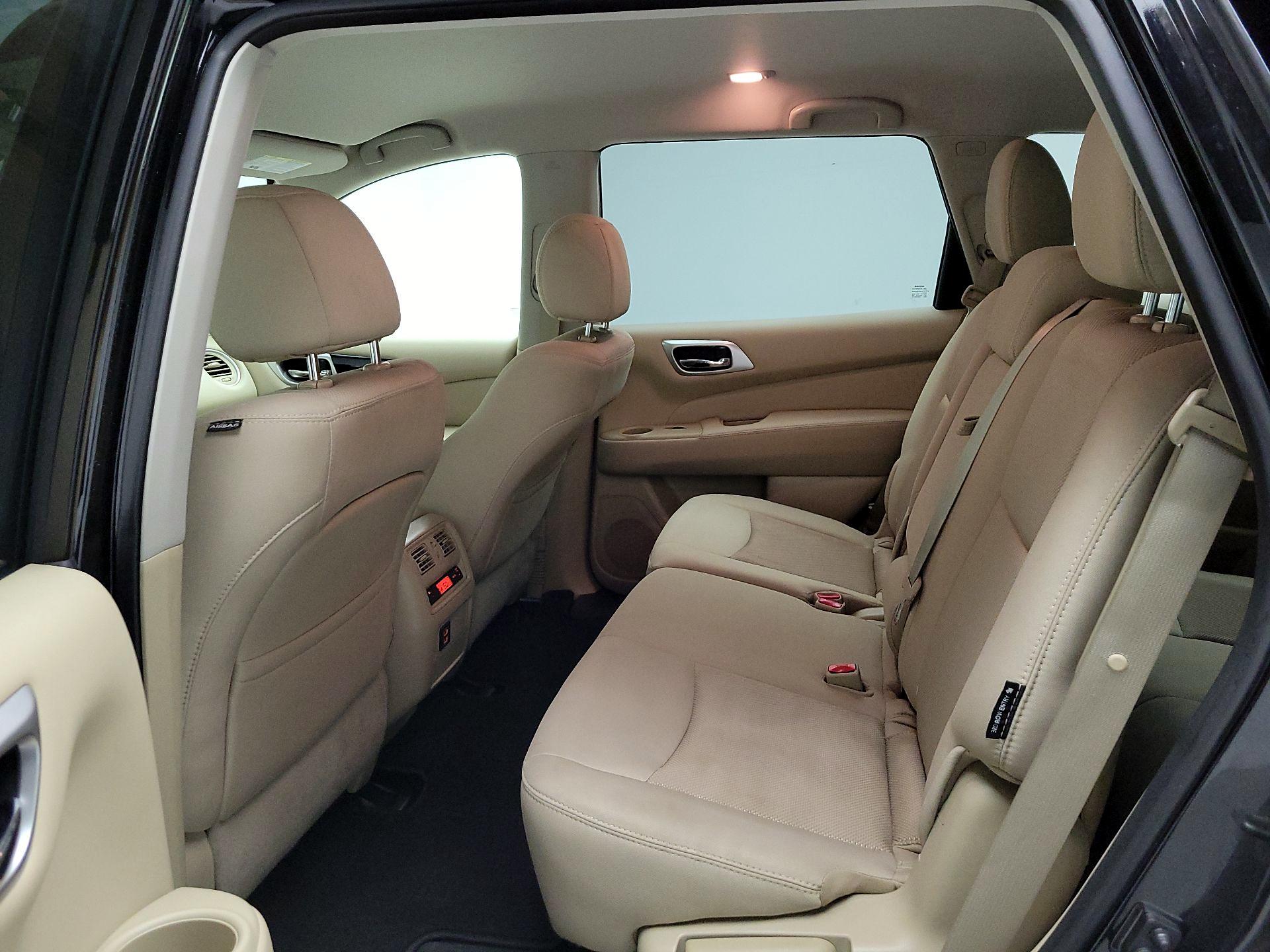 Thumbnail: 2018 Nissan Pathfinder - 17