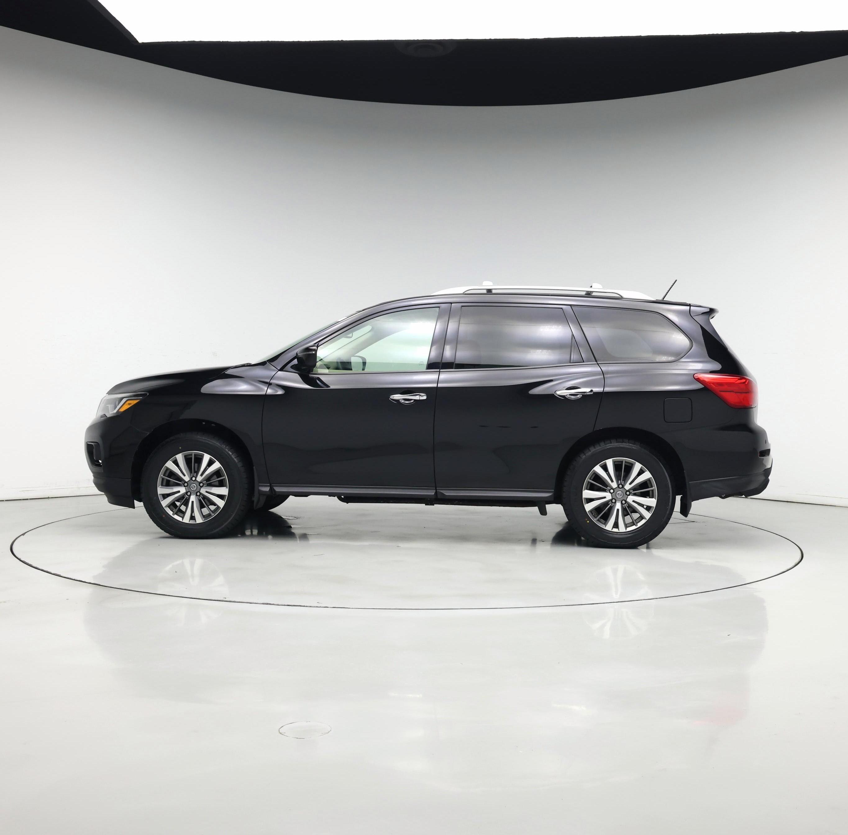 Thumbnail: 2018 Nissan Pathfinder - 3