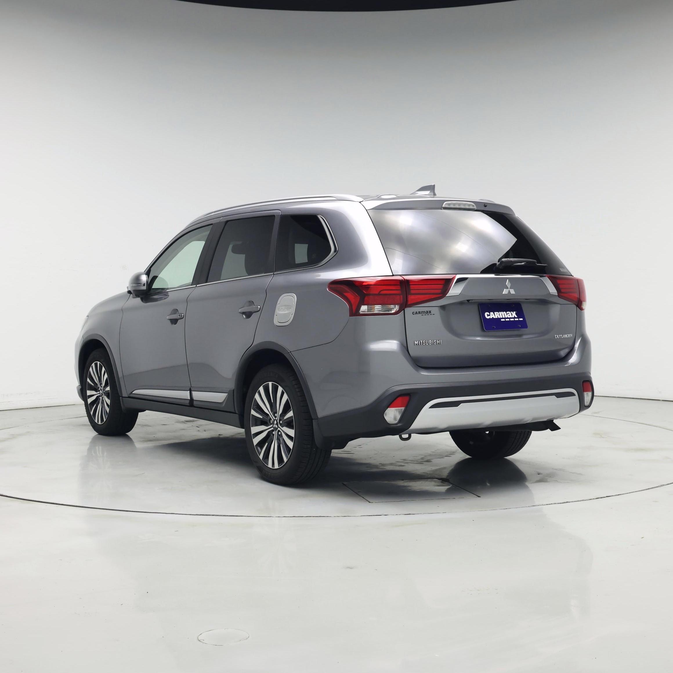 Thumbnail: 2019 Mitsubishi Outlander - 2