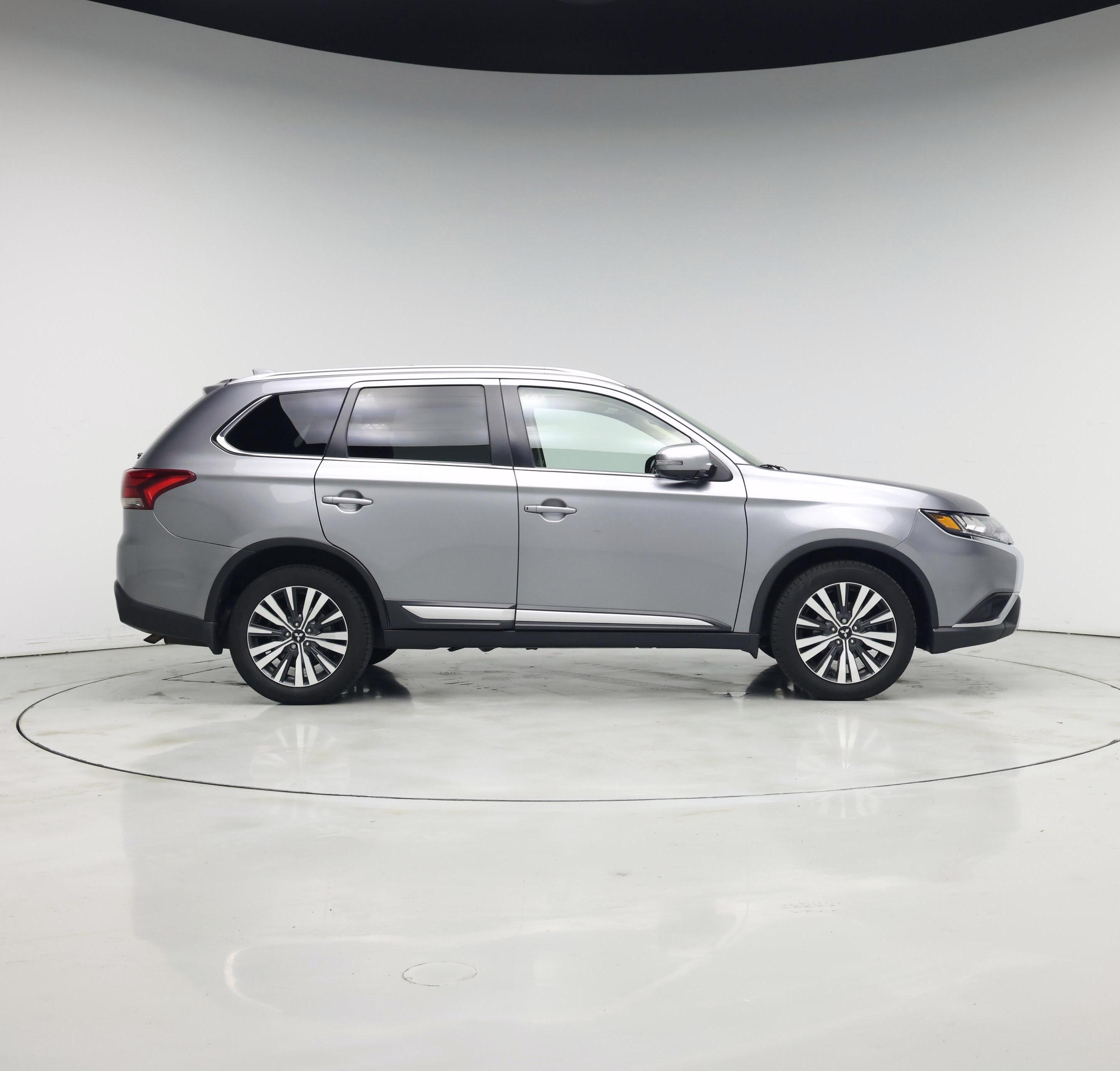 Thumbnail: 2019 Mitsubishi Outlander - 7