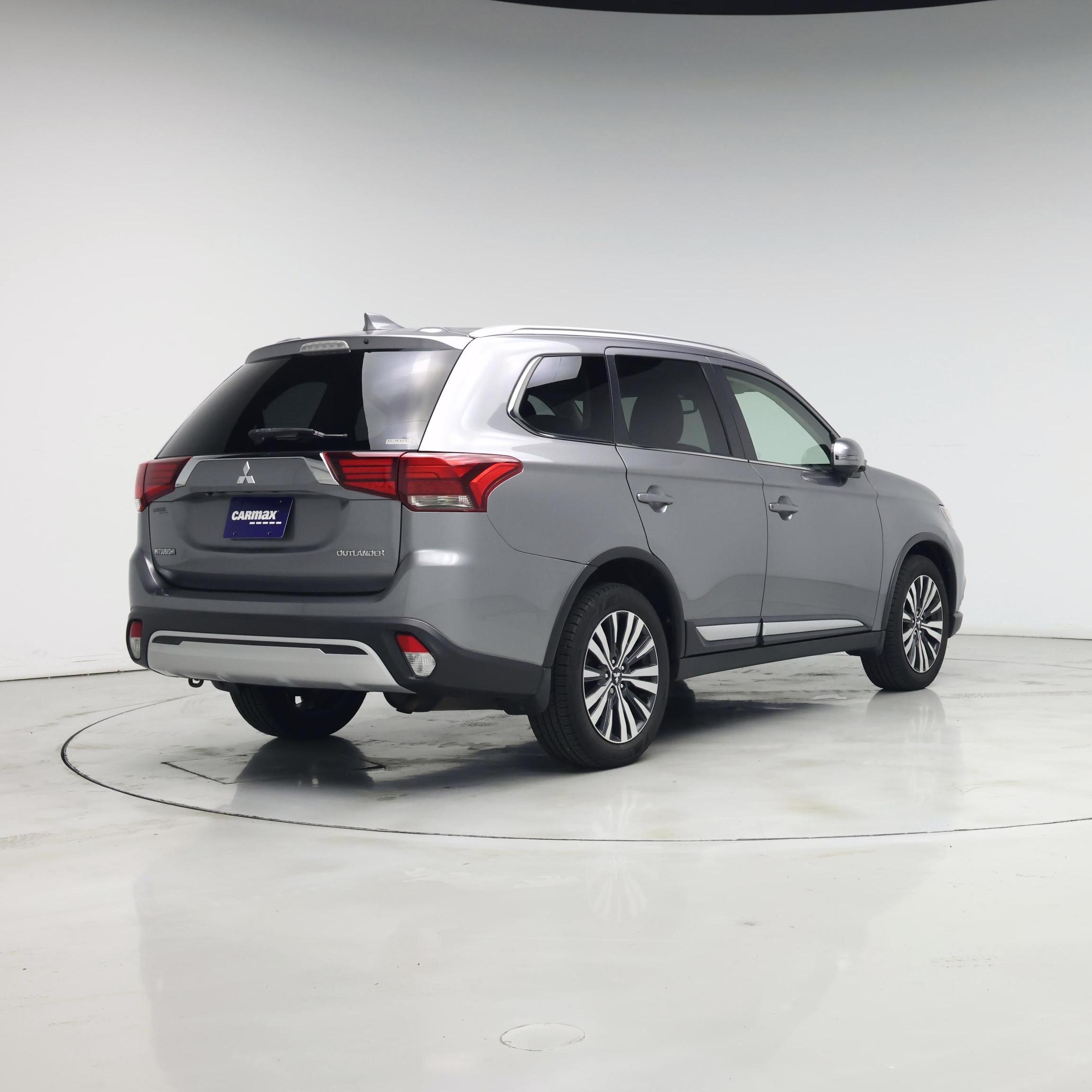 Thumbnail: 2019 Mitsubishi Outlander - 8