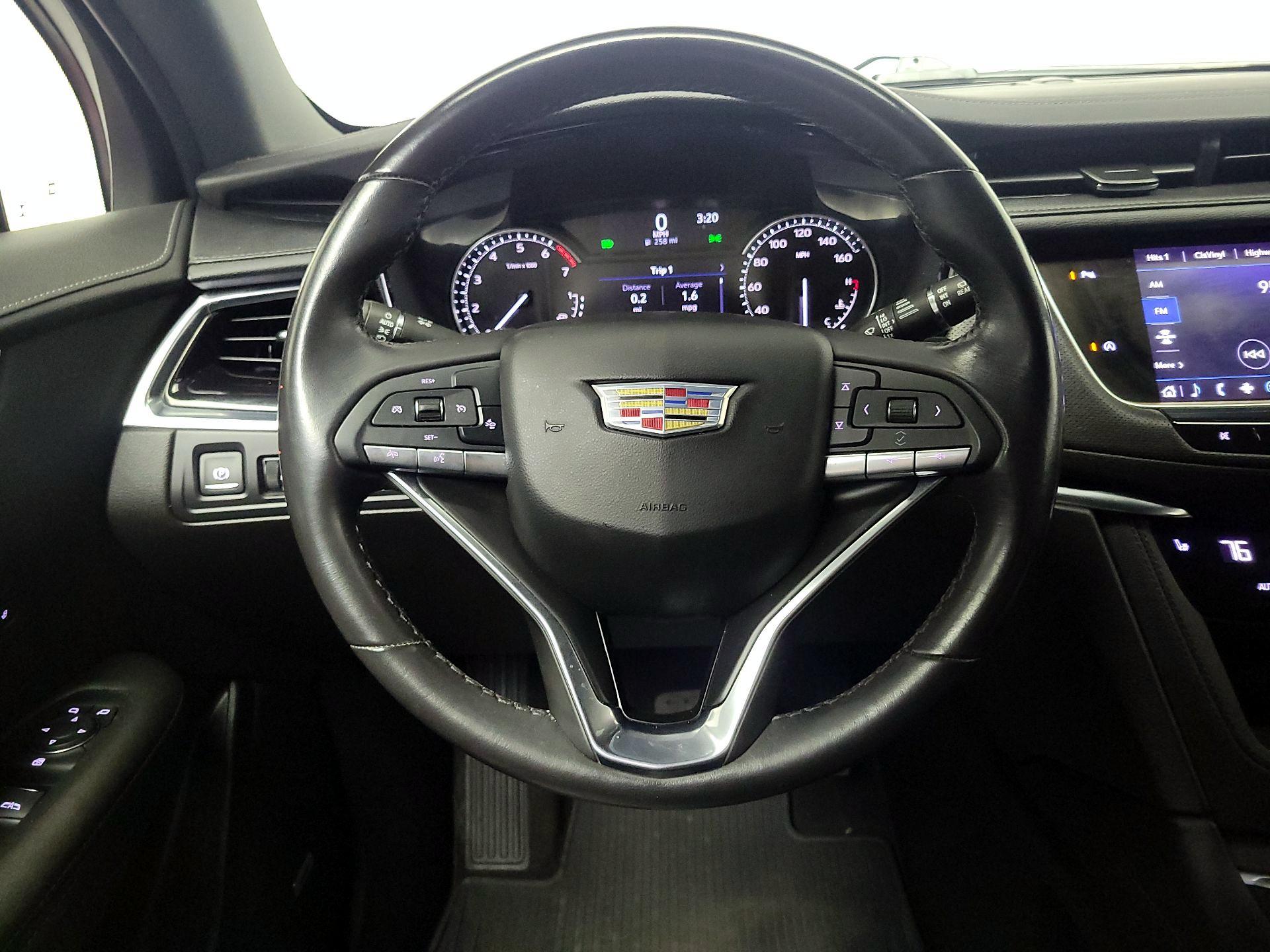 Thumbnail: 2021 Cadillac XT6 - 10