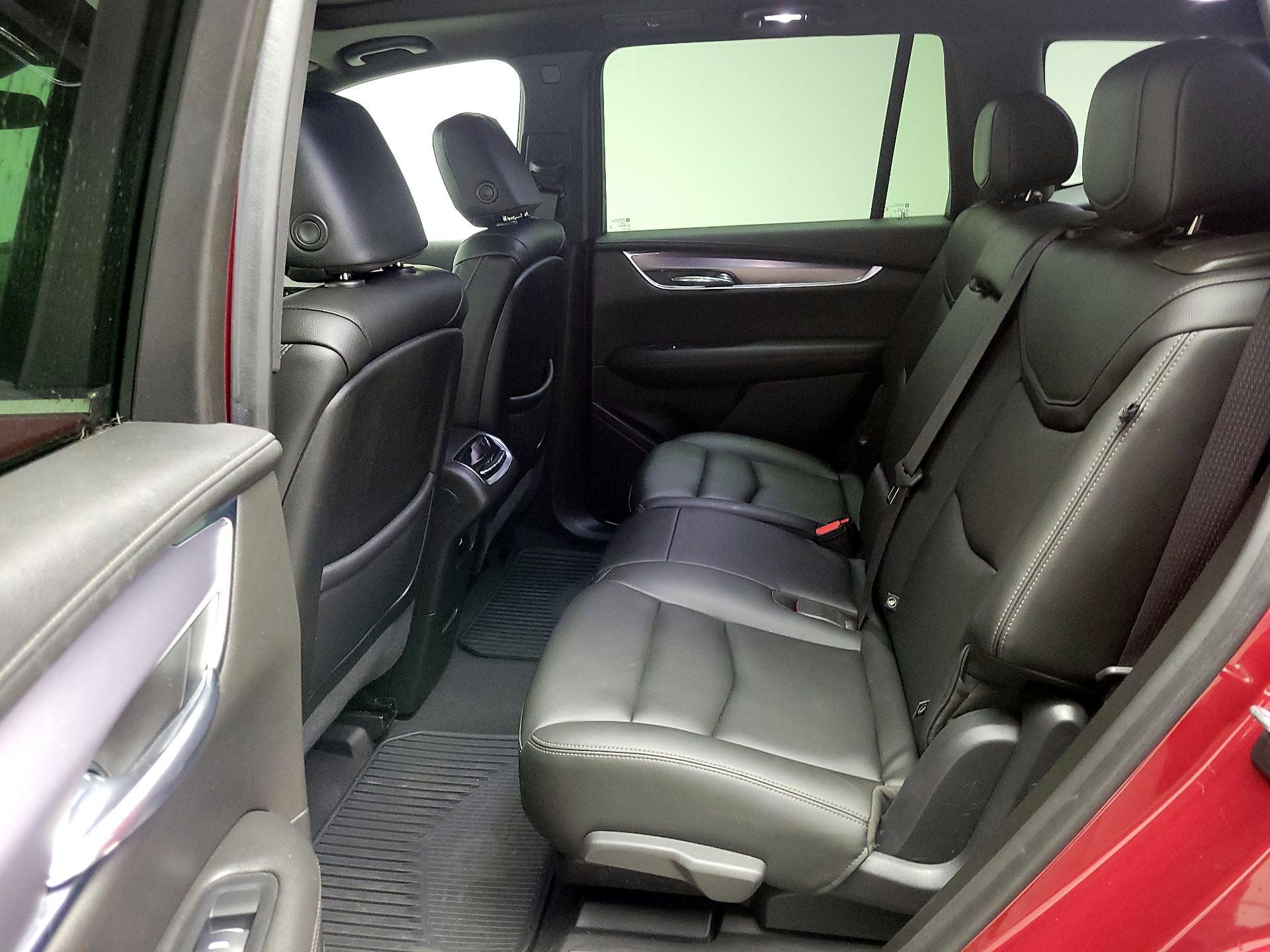 Thumbnail: 2021 Cadillac XT6 - 20