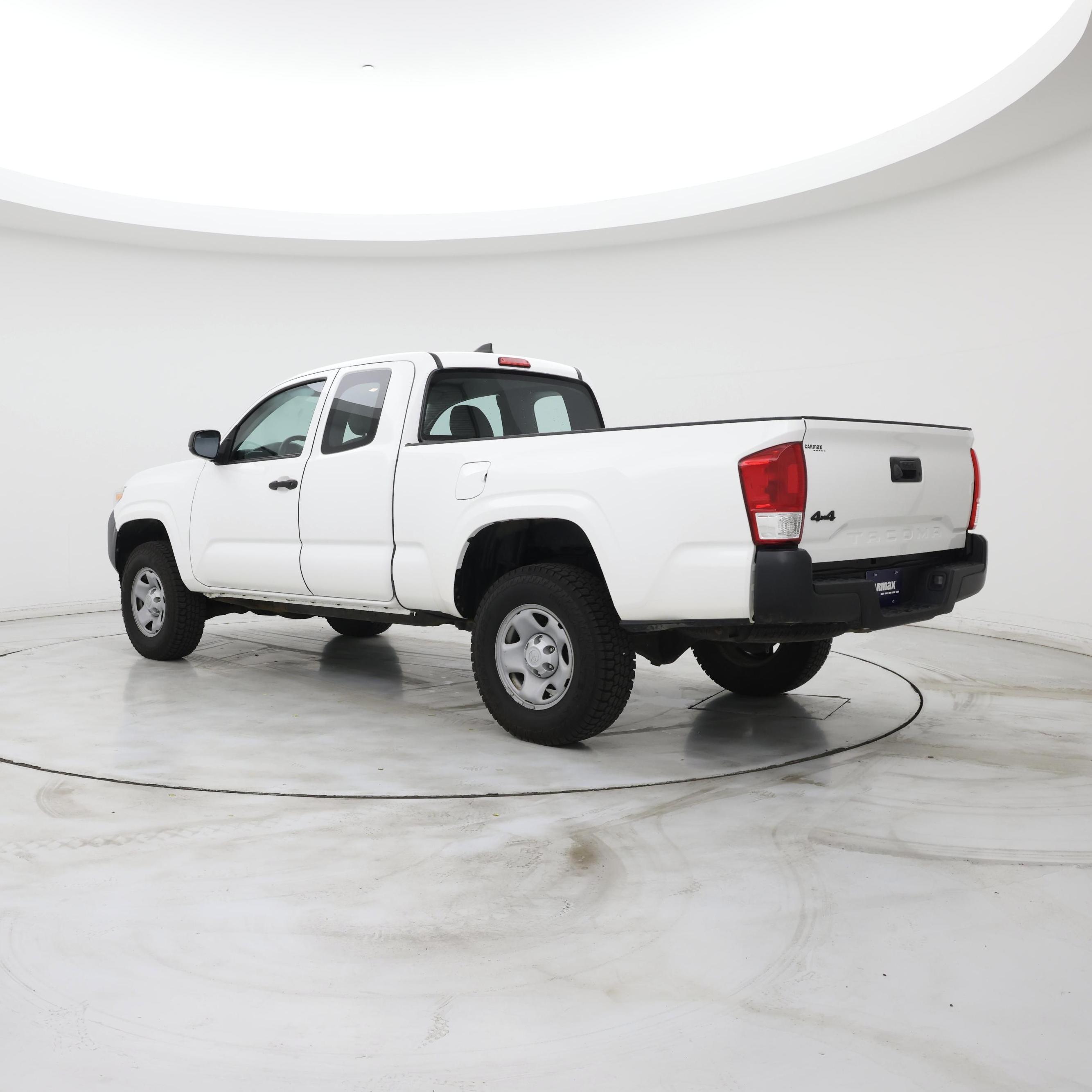 Thumbnail: 2016 Toyota Tacoma - 2
