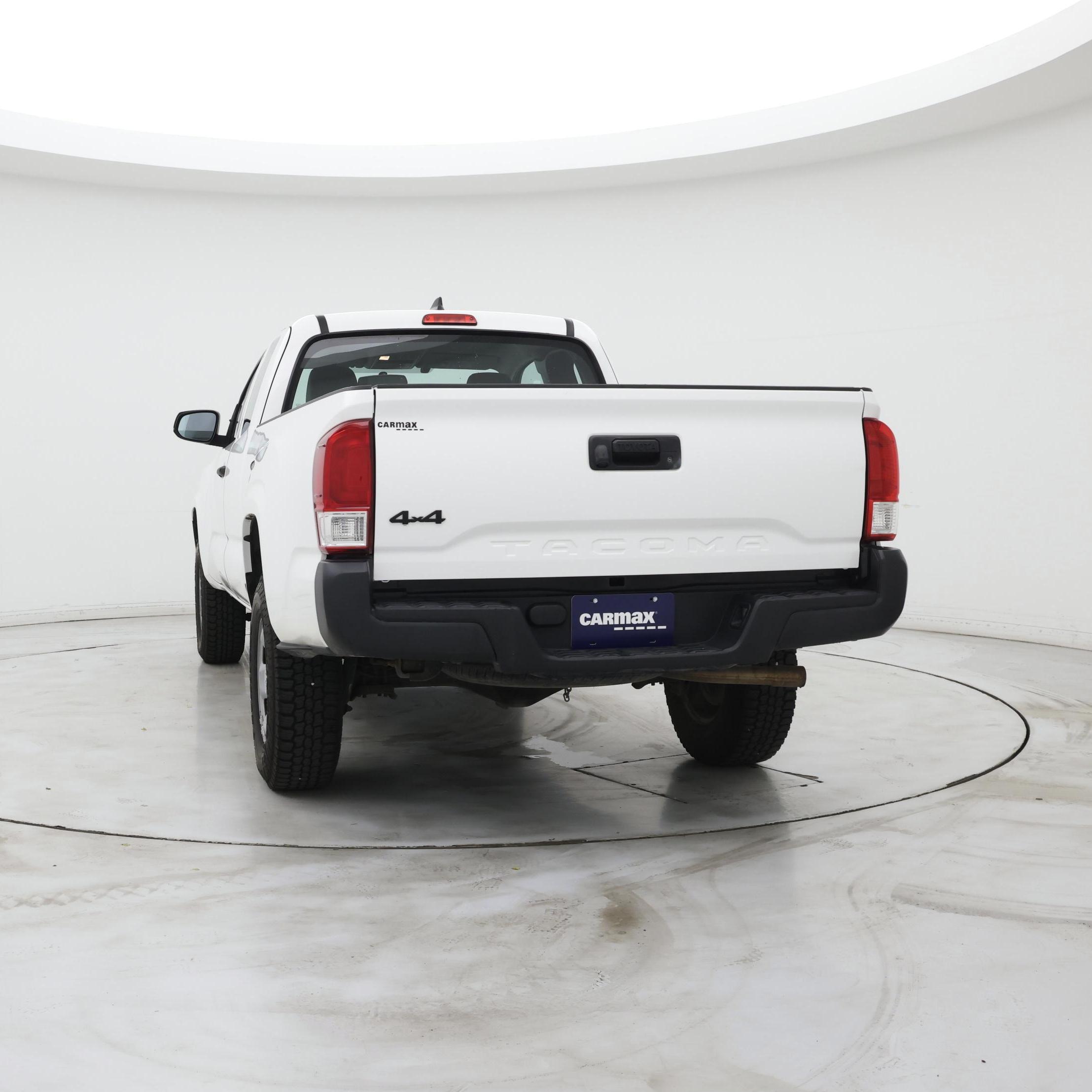 Thumbnail: 2016 Toyota Tacoma - 6