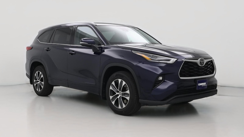 2022 Toyota Highlander XLE Hero Image