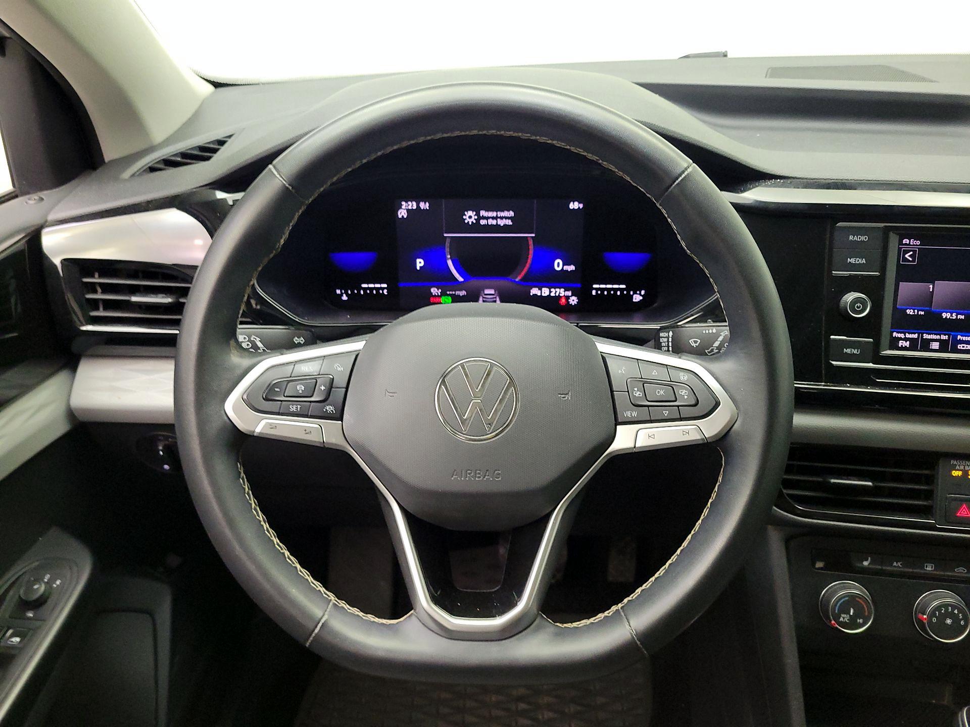 Thumbnail: 2022 Volkswagen Taos - 10