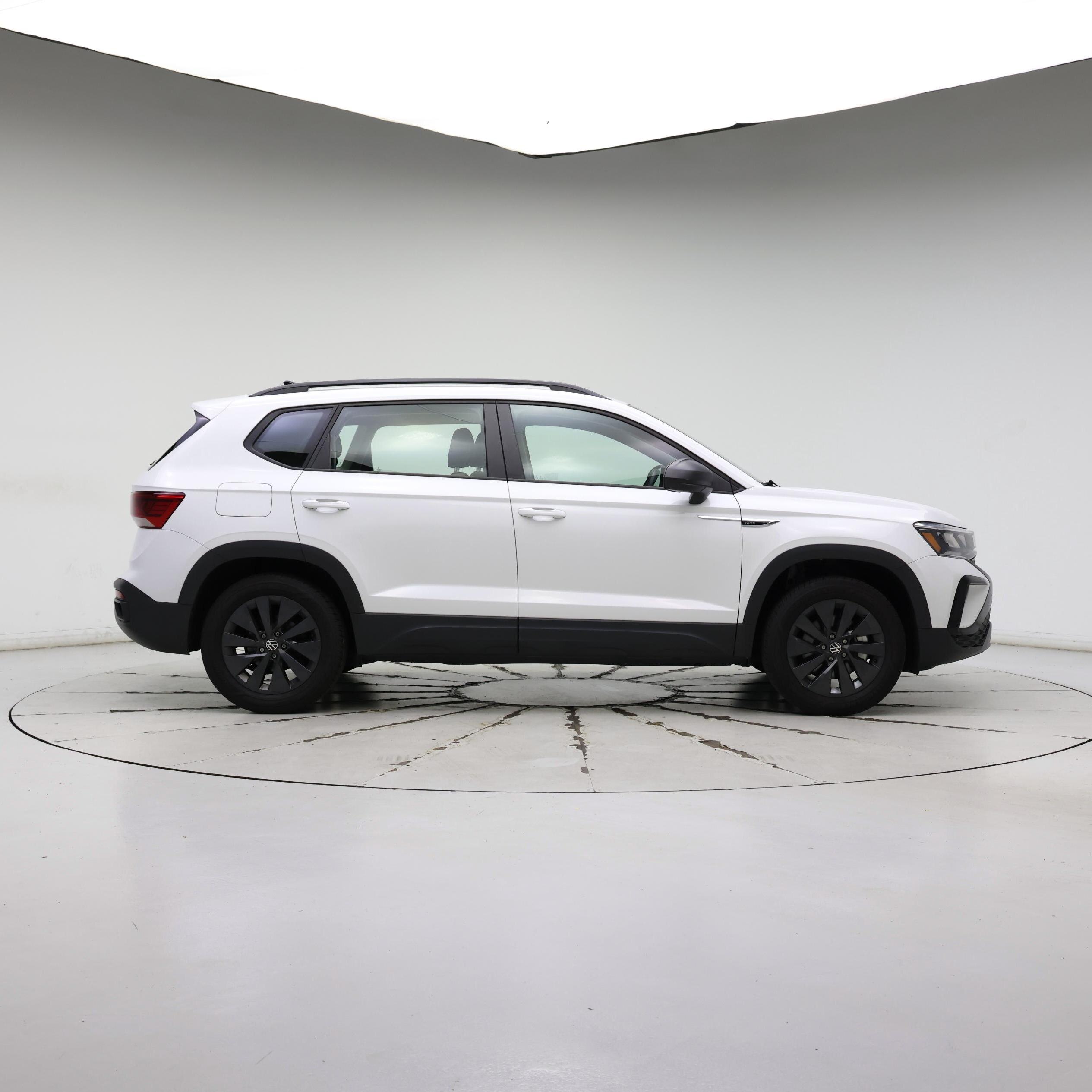 Thumbnail: 2022 Volkswagen Taos - 7