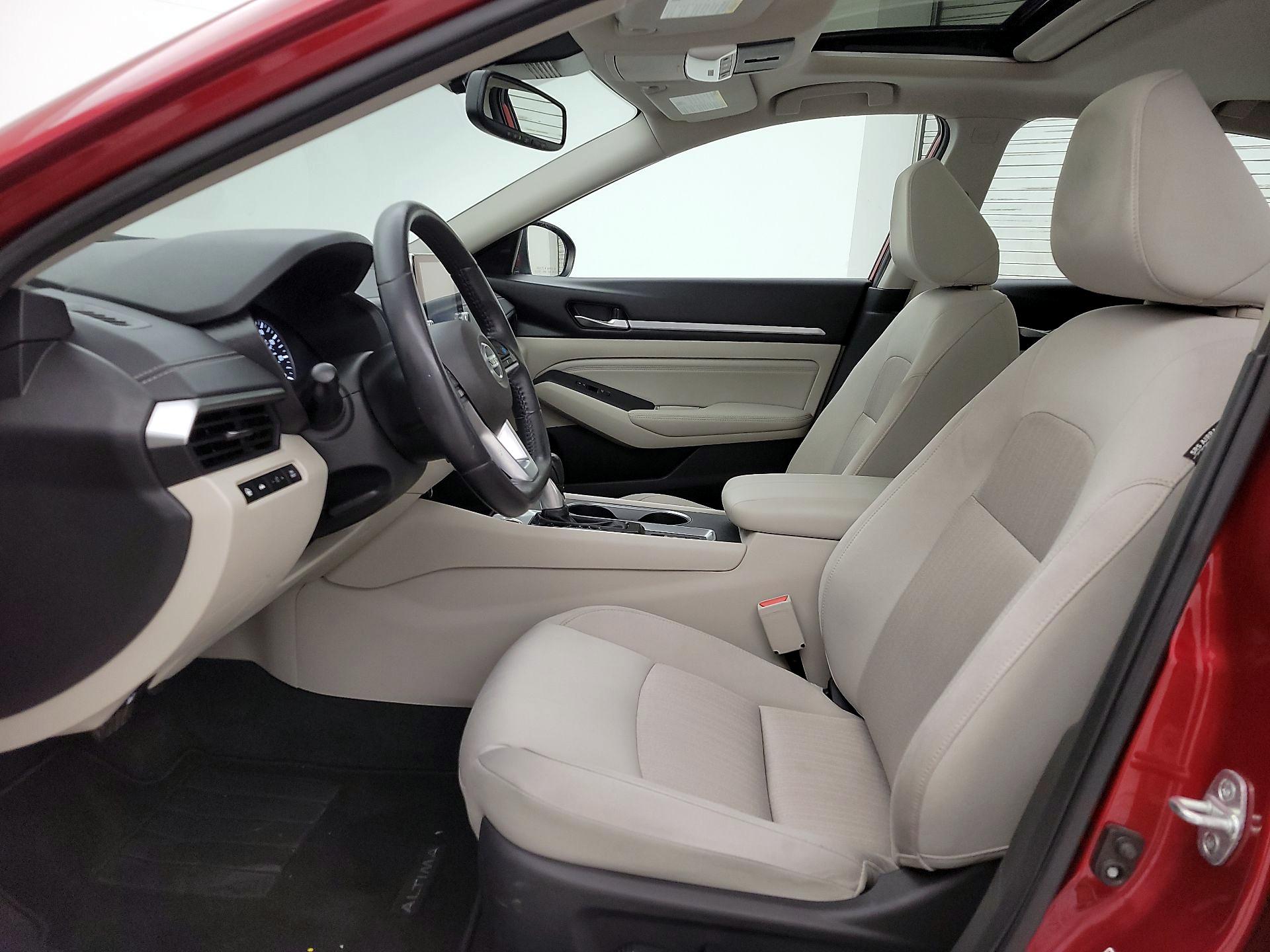 Thumbnail: 2019 Nissan Altima - 11