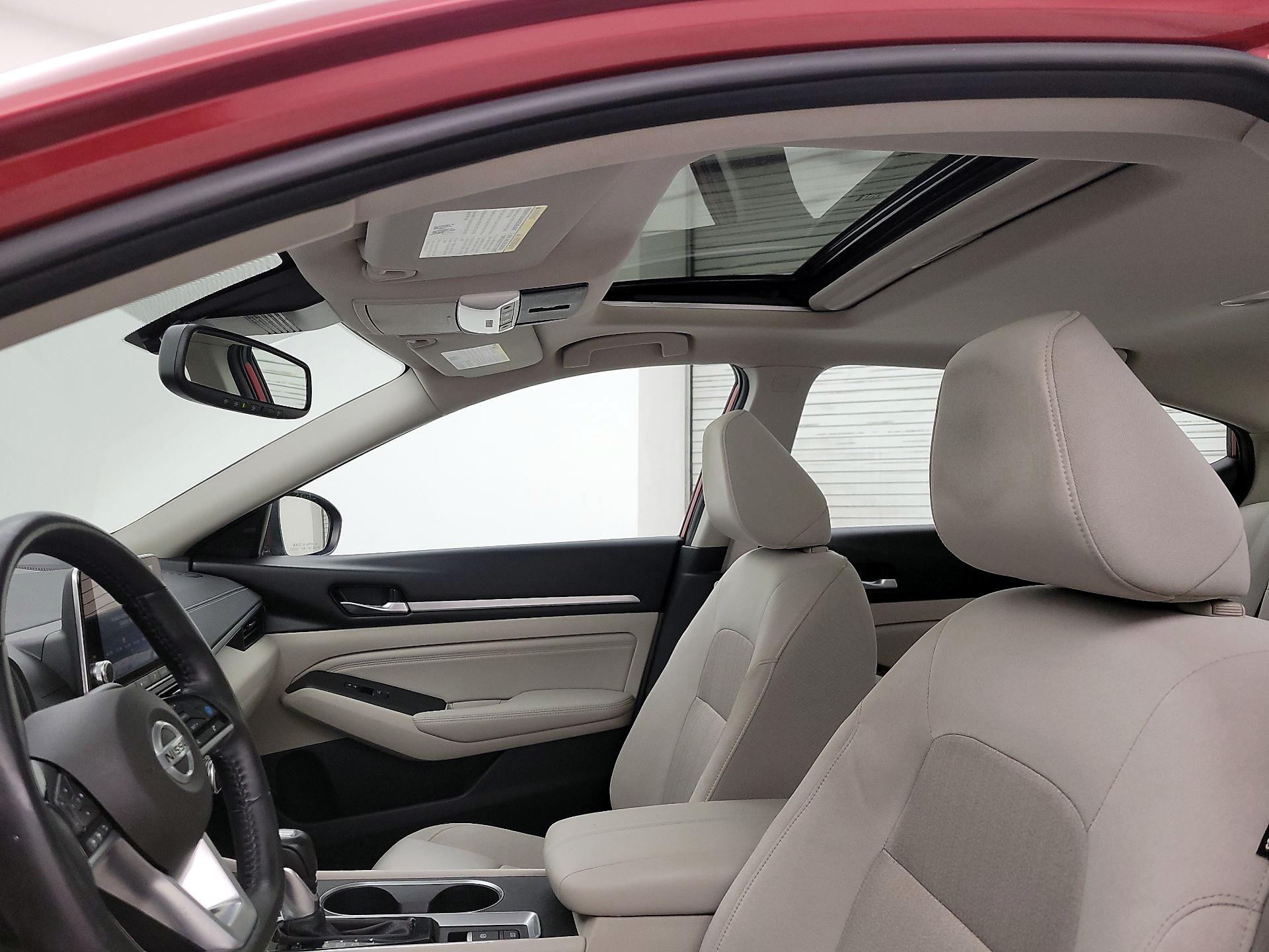 Thumbnail: 2019 Nissan Altima - 19