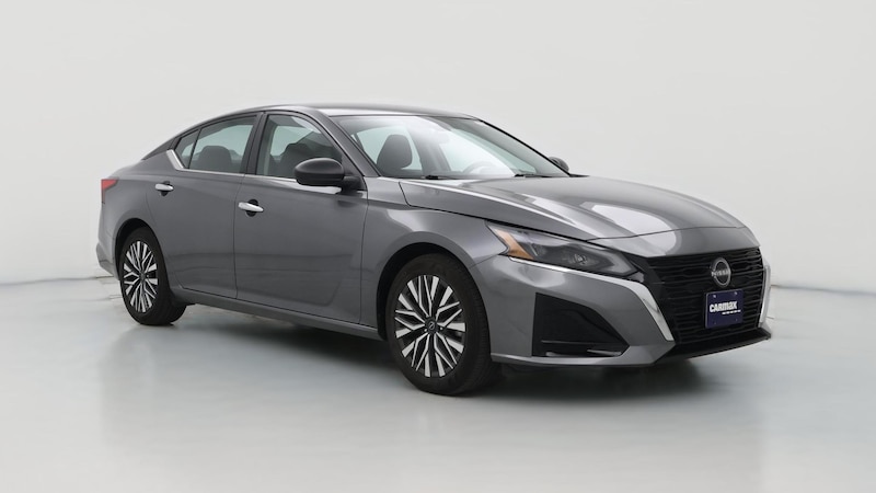 2024 Nissan Altima SV Hero Image