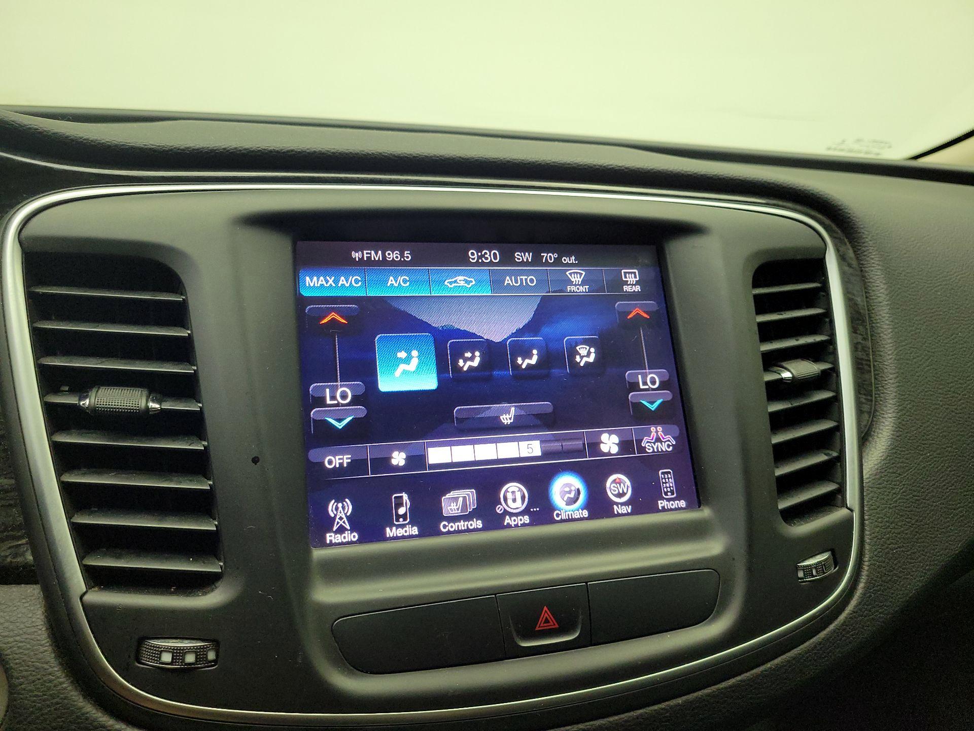 Thumbnail: 2015 Chrysler 200 - 17