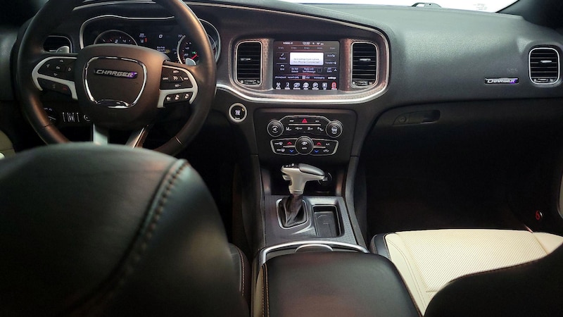 2016 Dodge Charger R/T 9