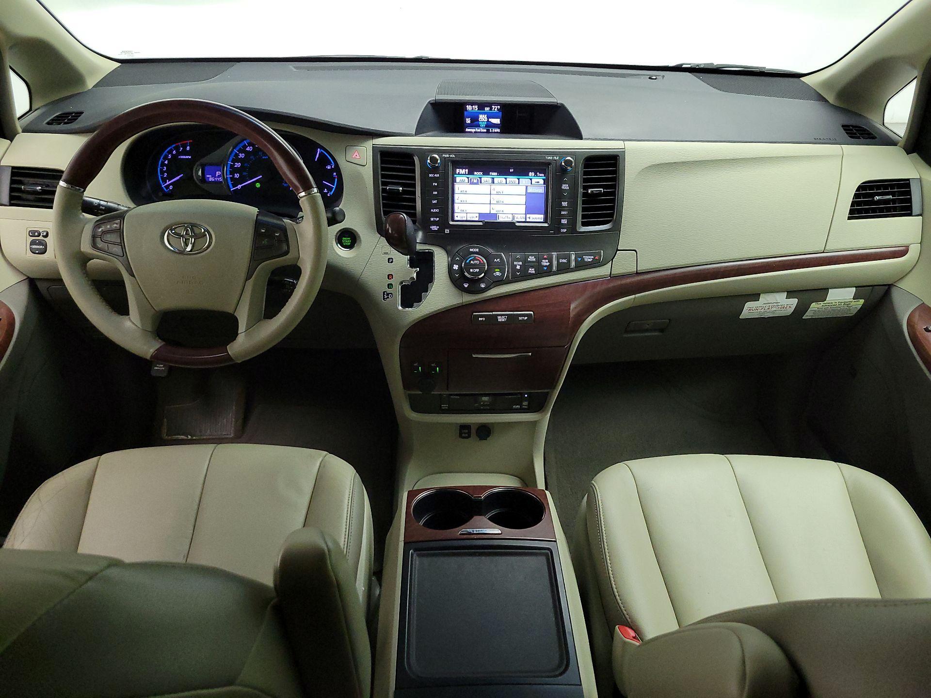 Thumbnail: 2013 Toyota Sienna - 9