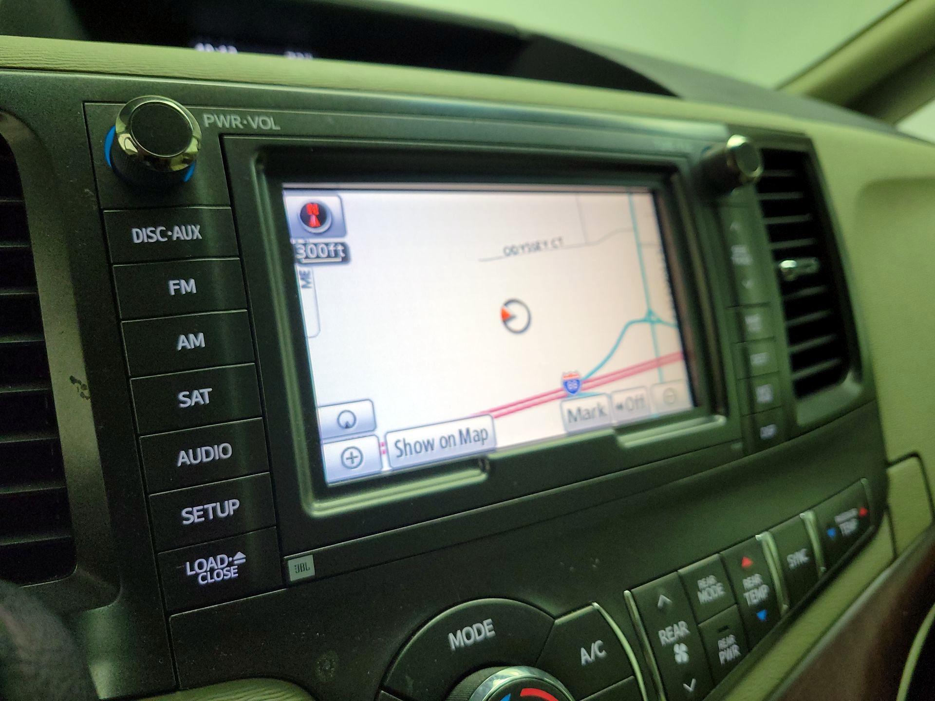 Thumbnail: 2013 Toyota Sienna - 14