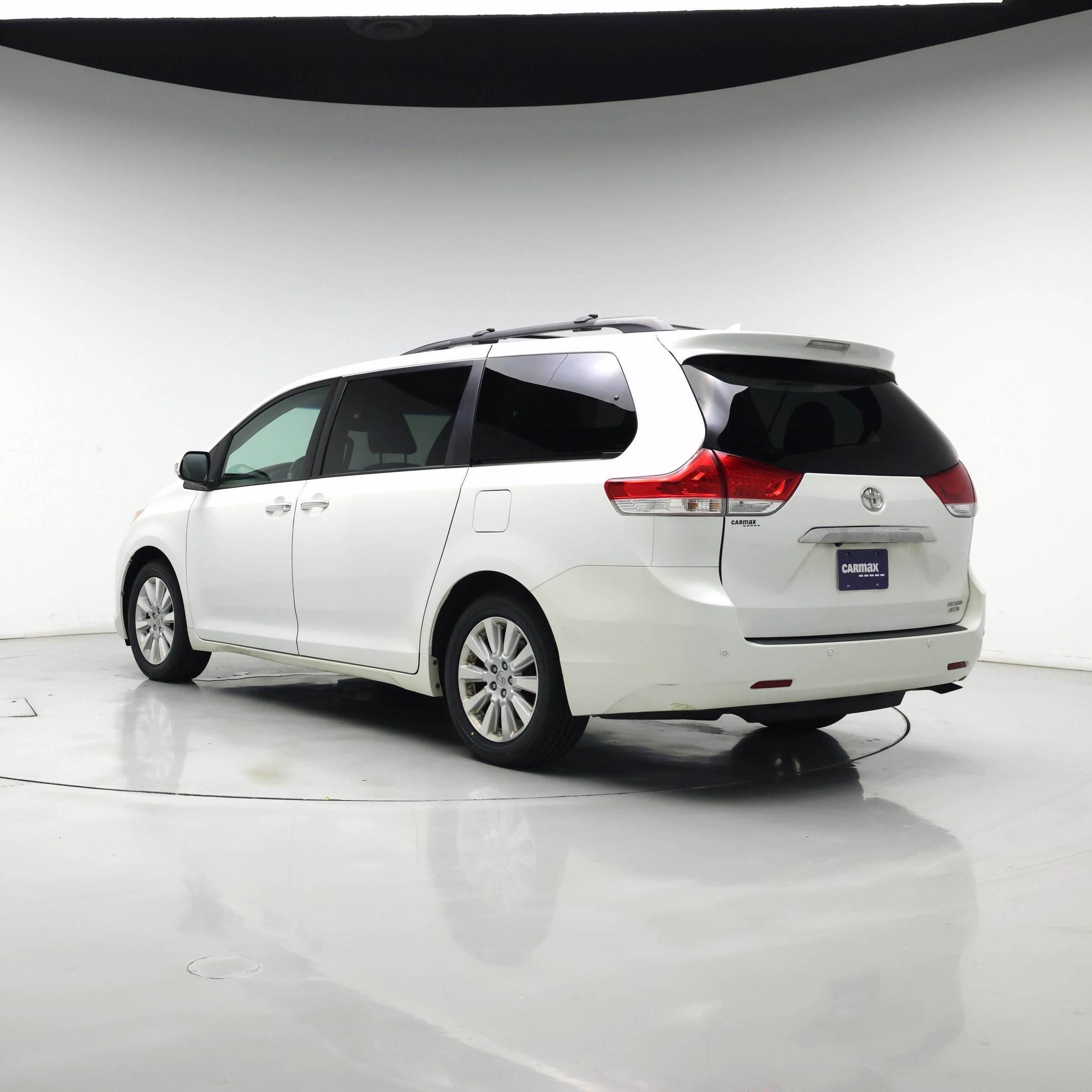 Thumbnail: 2013 Toyota Sienna - 2