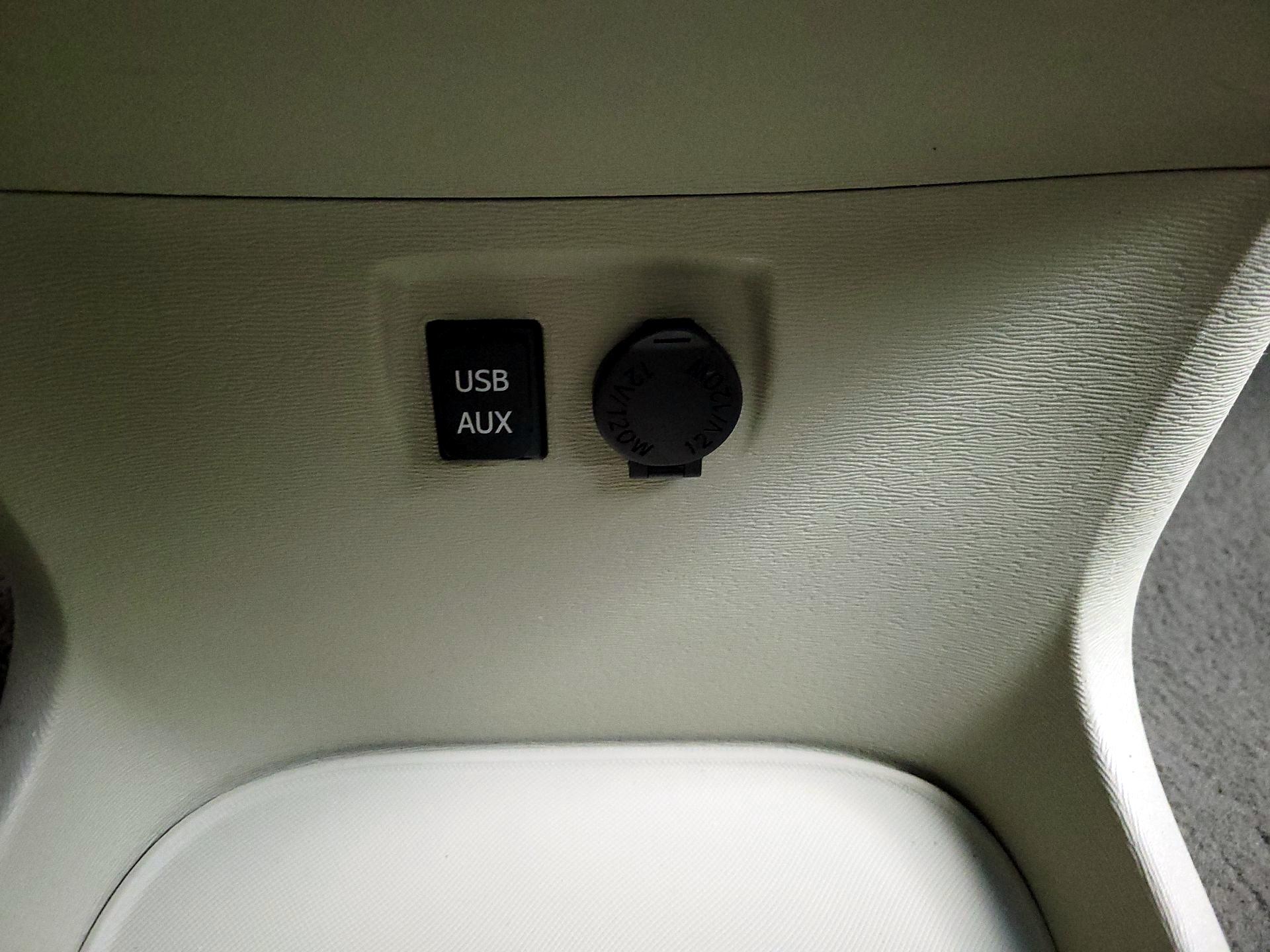 Thumbnail: 2013 Toyota Sienna - 19