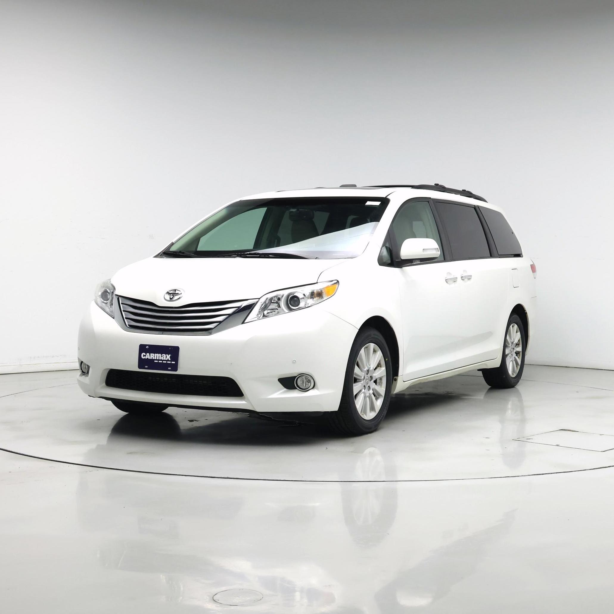 Thumbnail: 2013 Toyota Sienna - 4
