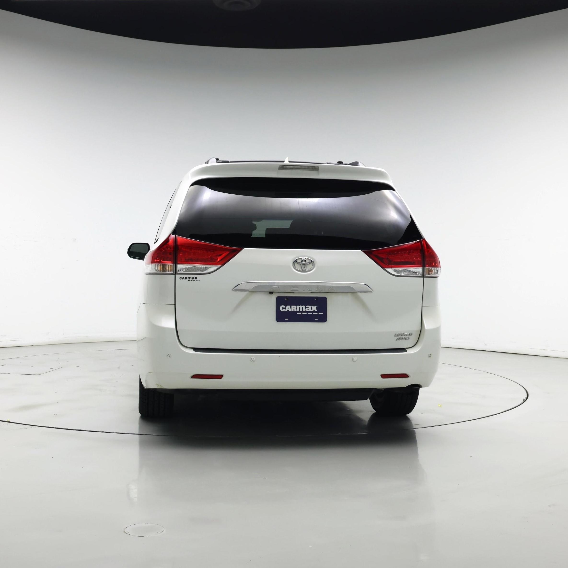 Thumbnail: 2013 Toyota Sienna - 6
