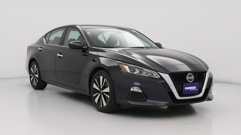 2022 Nissan Altima SV Hero Image