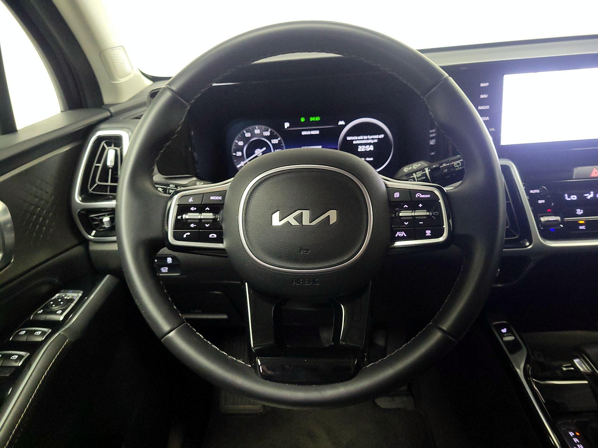 Thumbnail: 2023 Kia Sorento - 10